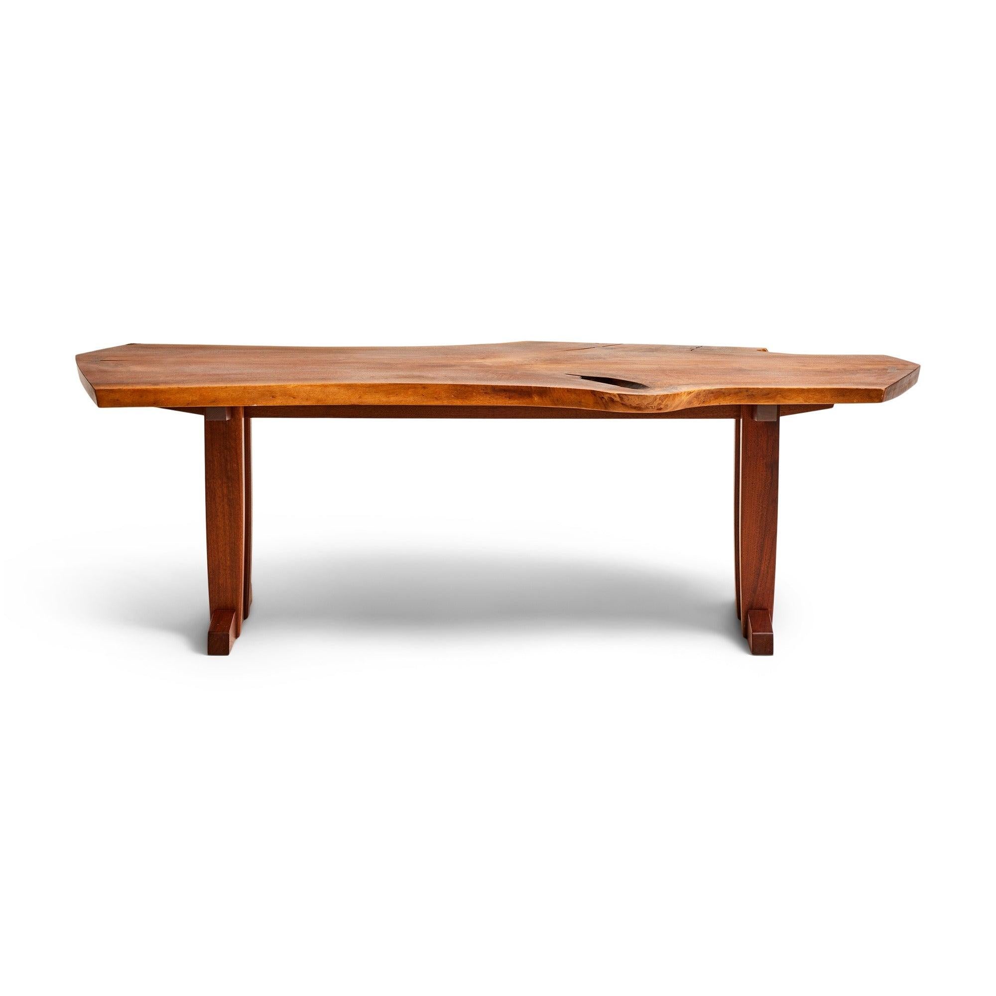 Mesa Artesana Americana para el Estudio Nakashima Estadounidense en venta