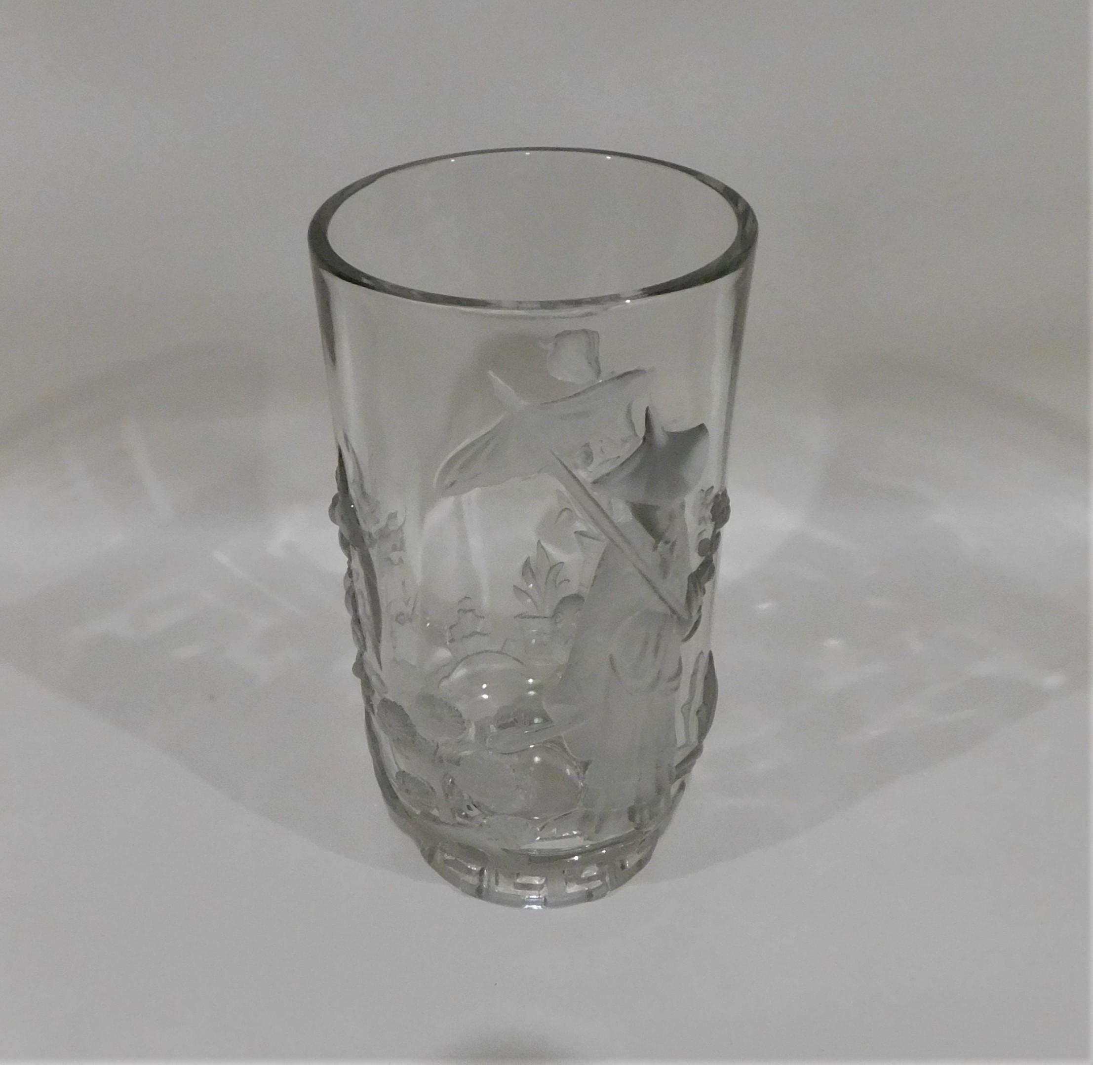 Magnifique vase en verre d'art en cristal fabriqué par Verlys of America. Connu sous le nom de vase 
