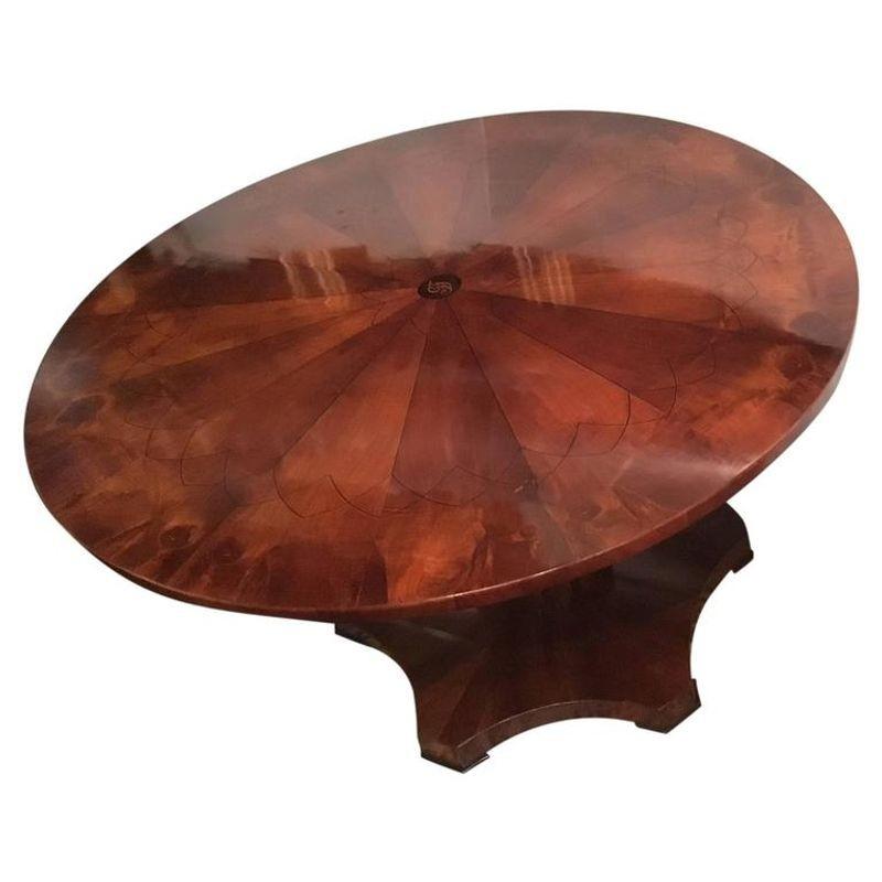 American deco pedestal table.
Scallop base, round top.
Flame mahogany with ebony inlay.