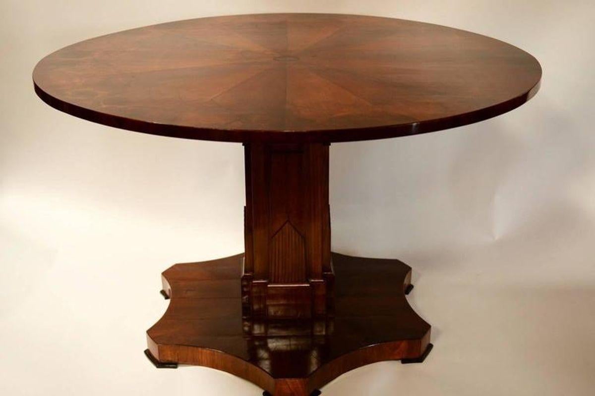 American Deco Pedestal Table In Good Condition For Sale In Los Angeles, CA