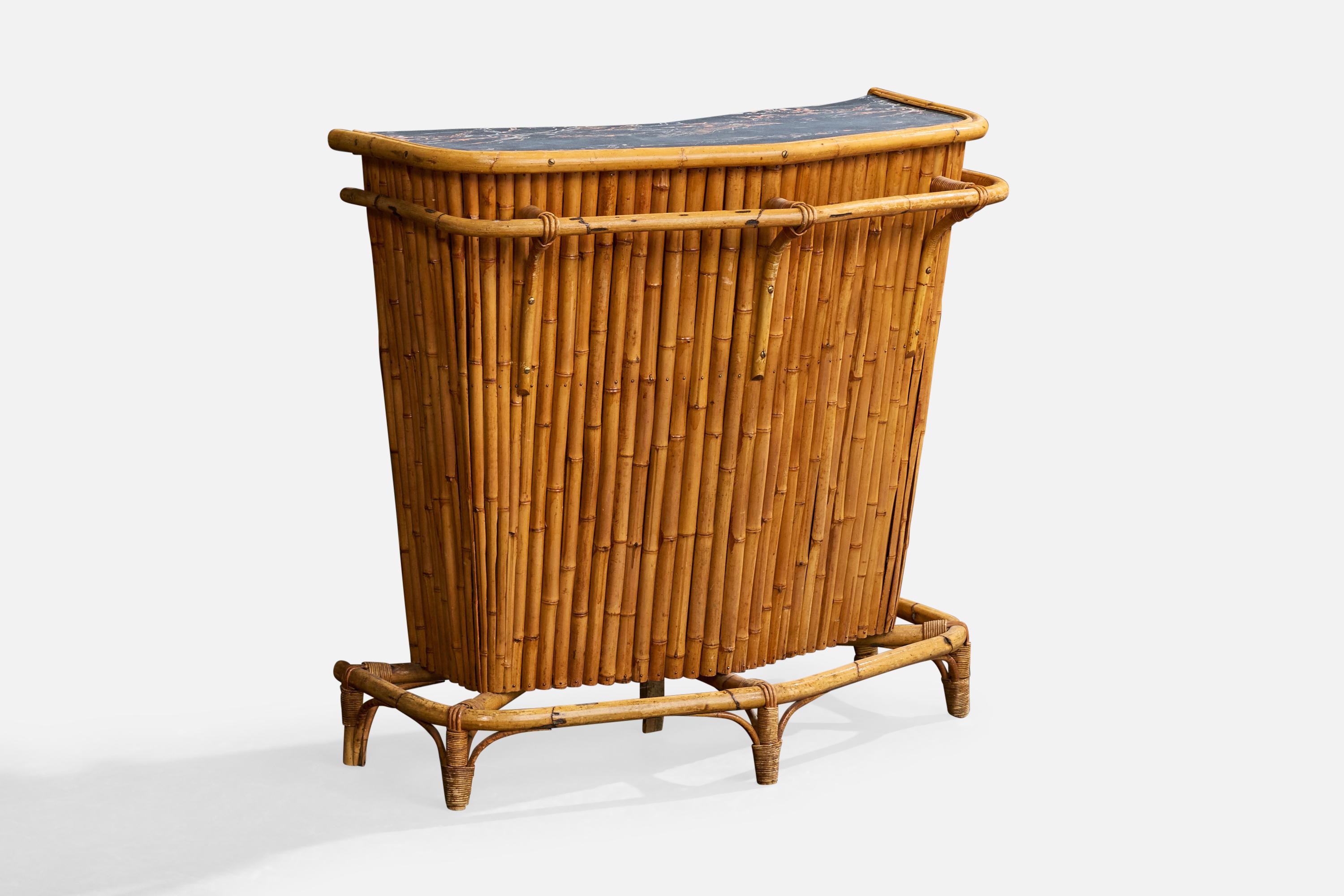 Mid-Century Modern Designer américain, Bar, Bambou, Rotin, Wood, USA, années 1950 en vente