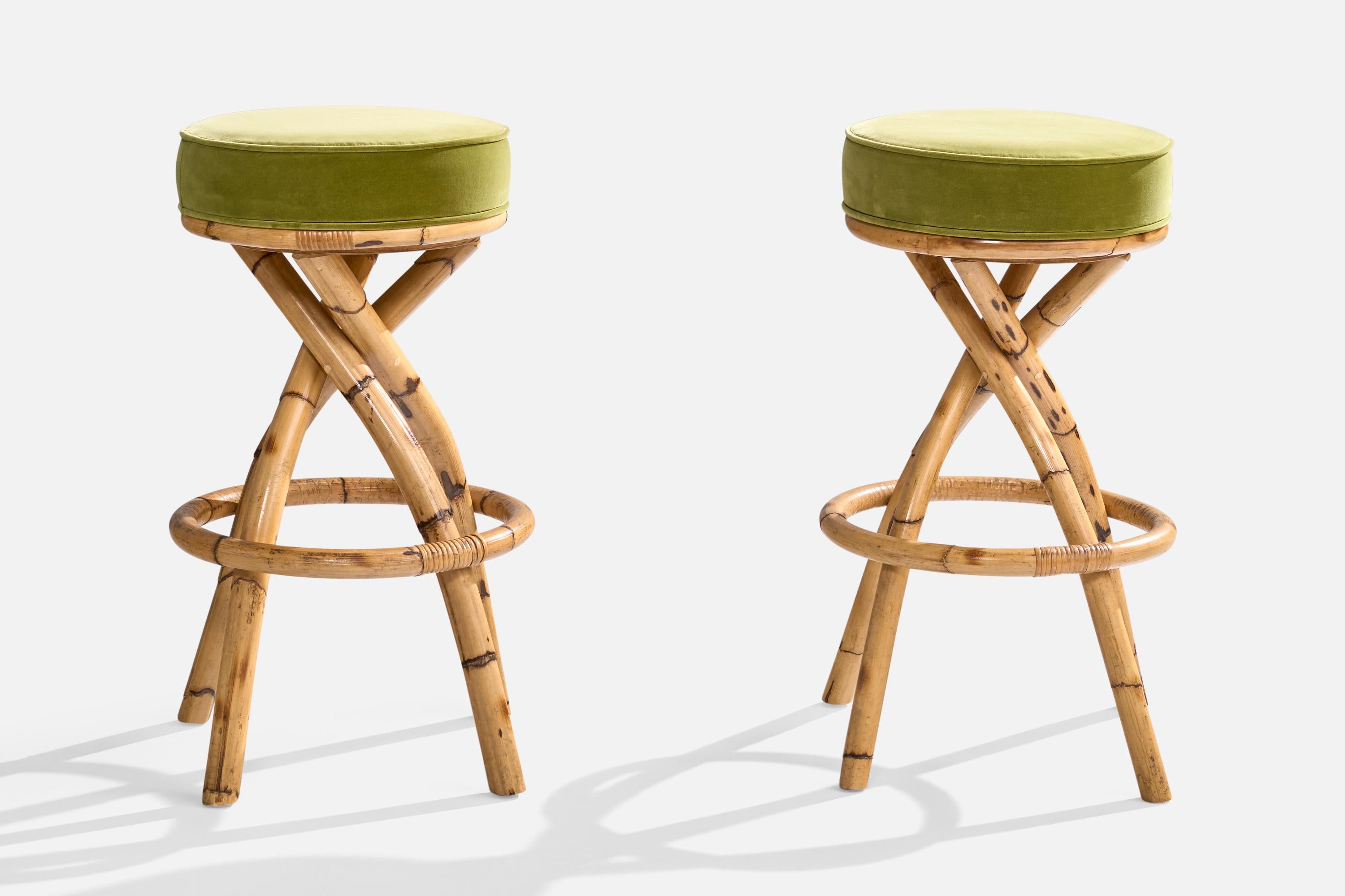 Tabourets de bar, bambou, velours, États-Unis, années 1960 Bon état - En vente à High Point, NC