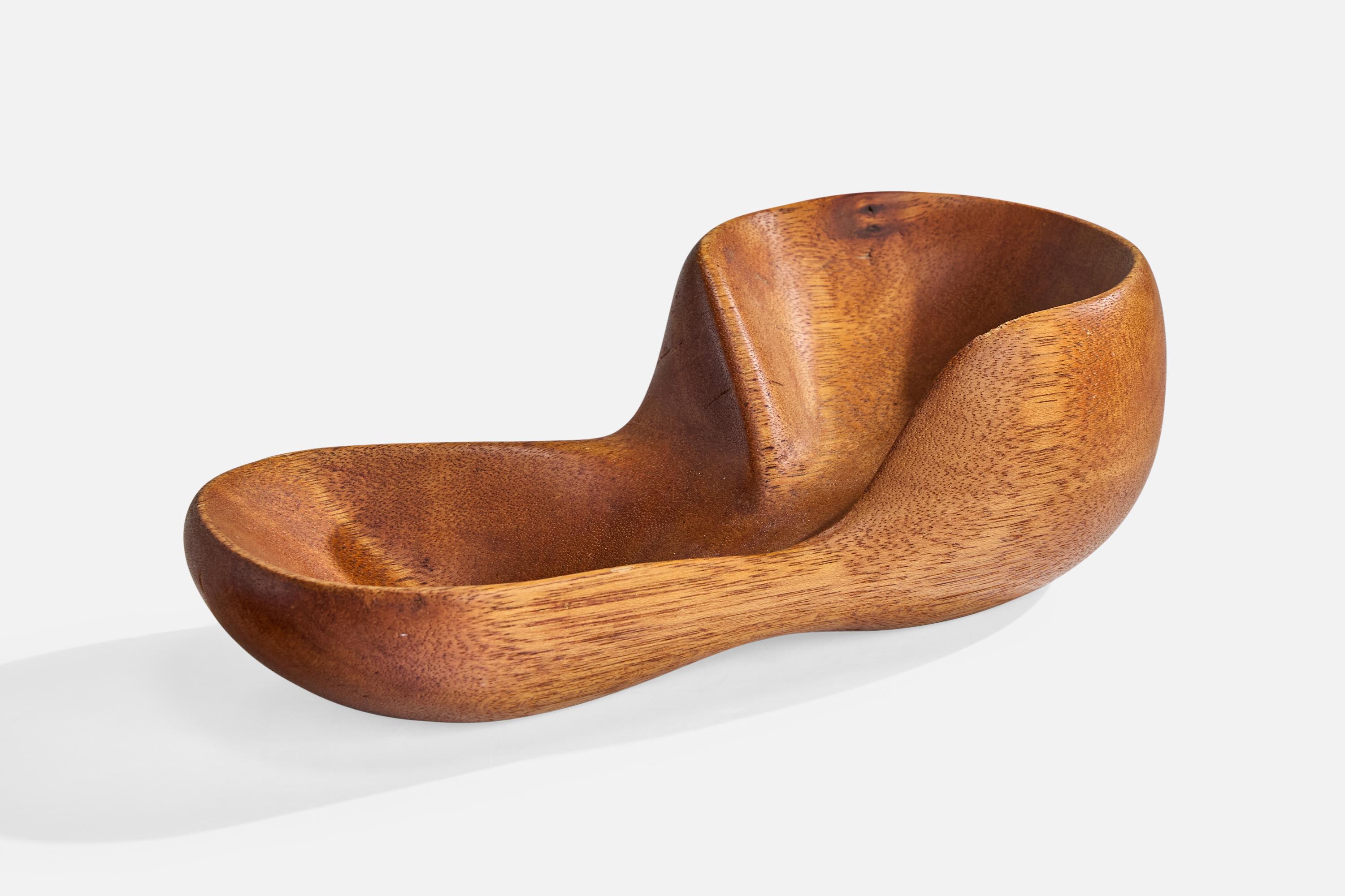 A hand-carved freeform bowl designed and produced in the US, c. 1950s.

Wear consistent with age and use

Overall Dimensions (inches): 3.75