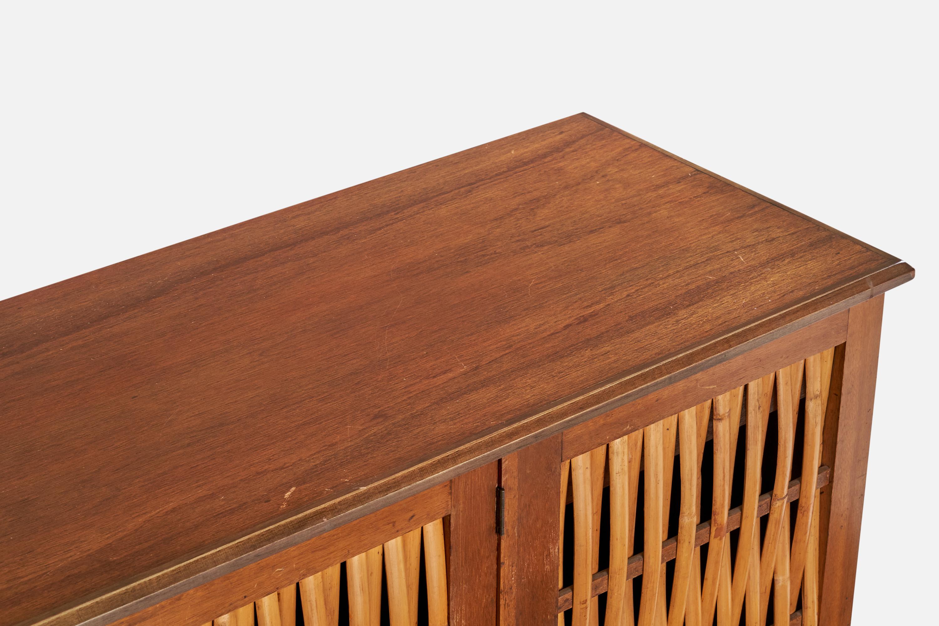 Amerikanischer Designer, Schrank, Eiche, Bambus, USA, 1950er Jahre im Zustand „Gut“ im Angebot in High Point, NC