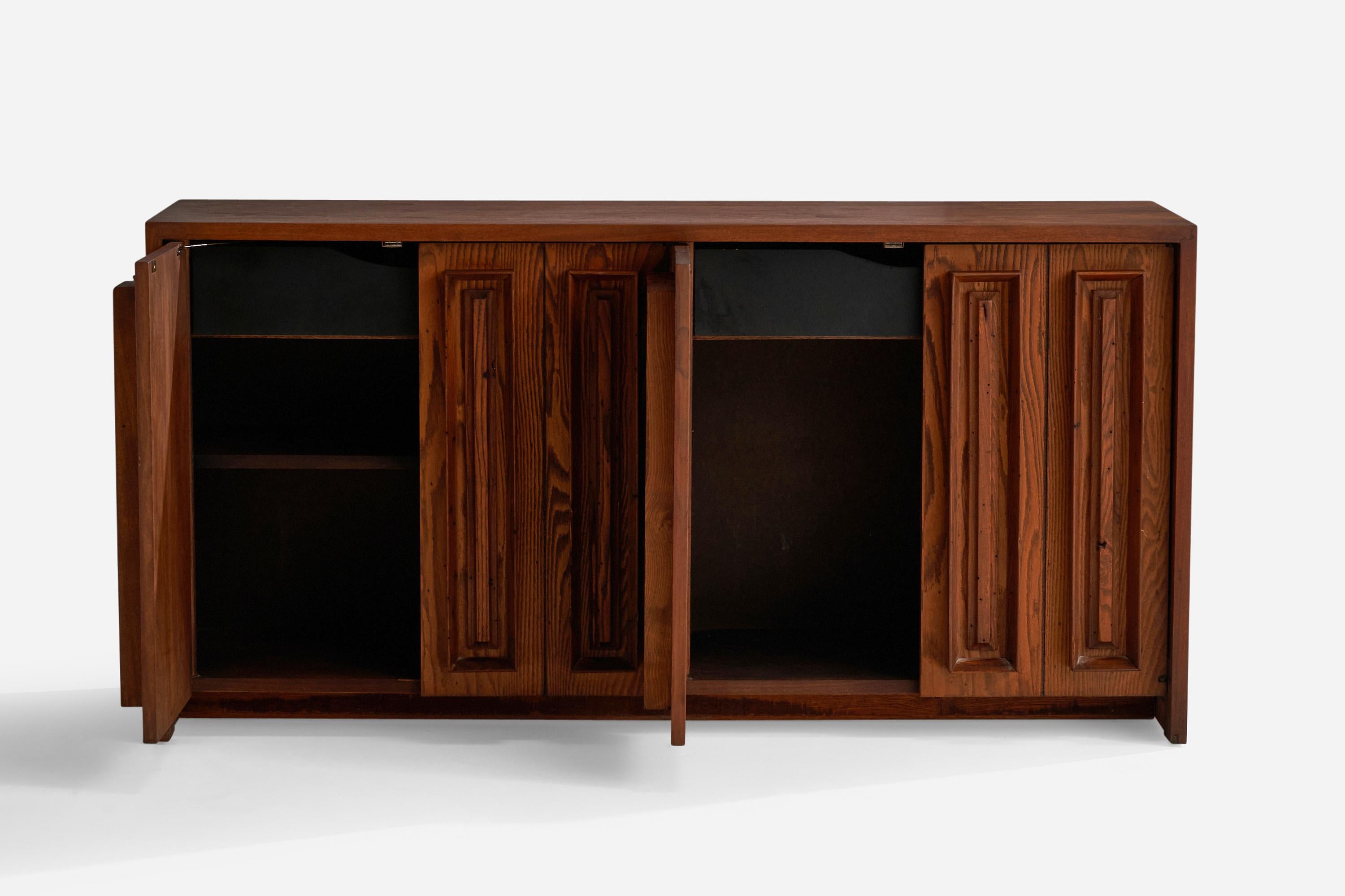 American Designer, Cabinet, Pine, Walnut, USA, 1950s In Good Condition For Sale In High Point, NC