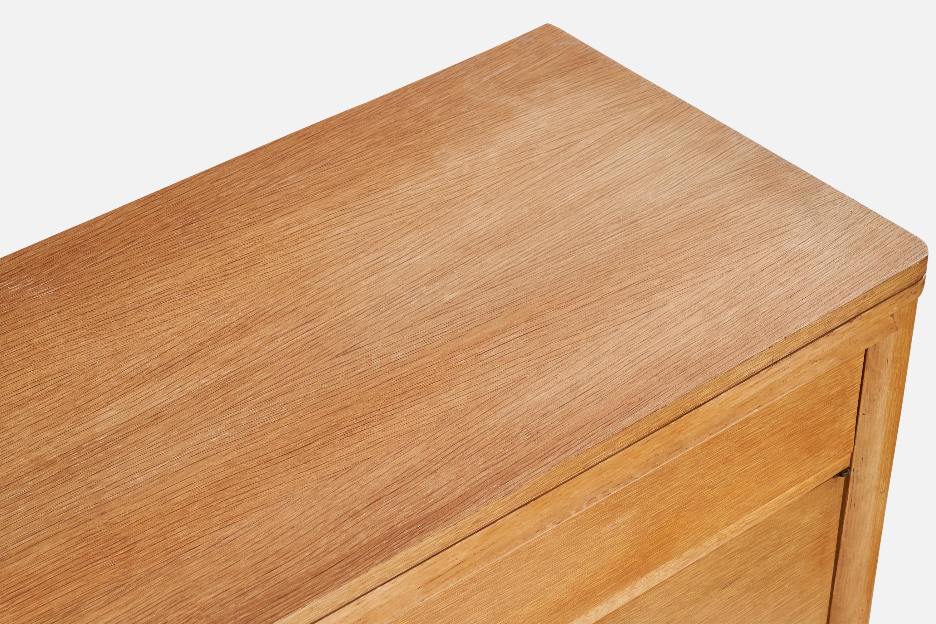 American Designer, Cabinet, Wood, USA, 1940s In Fair Condition For Sale In High Point, NC