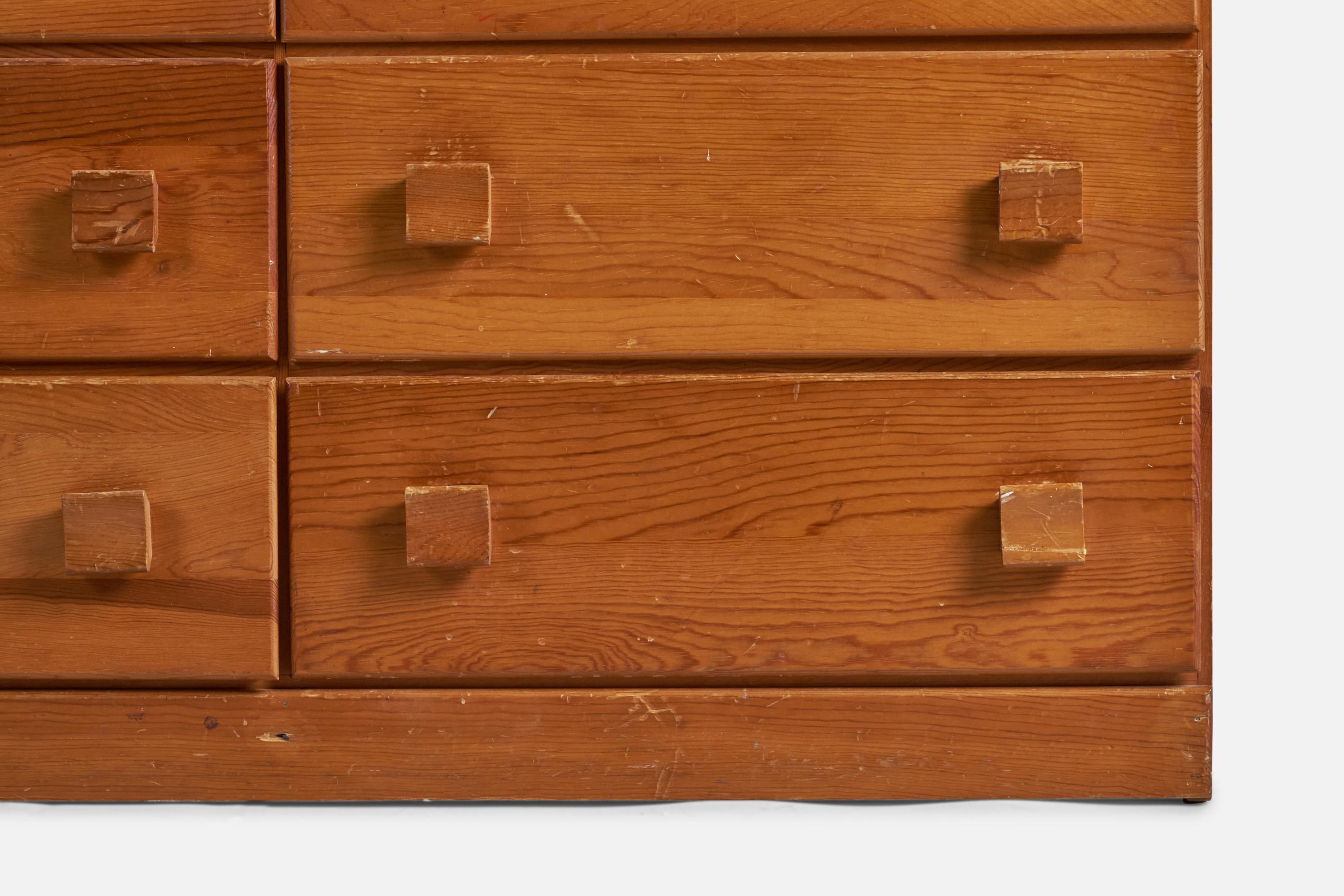 Mid-Century Modern American Designer, Chest of Drawers, Oak, USA, 1940s For Sale