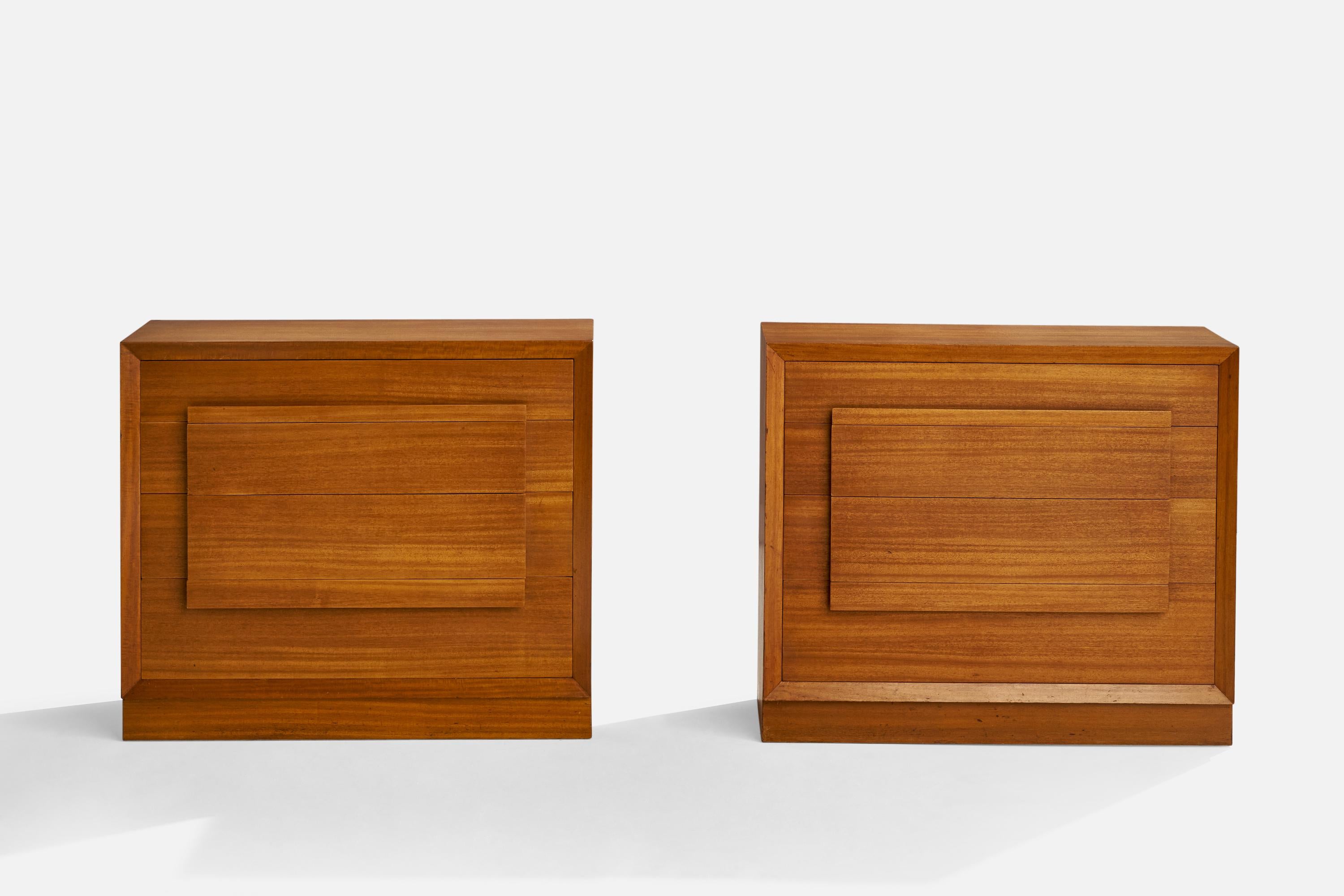 American Designer, Chests of Drawers, Walnut, USA, 1940s In Good Condition For Sale In High Point, NC