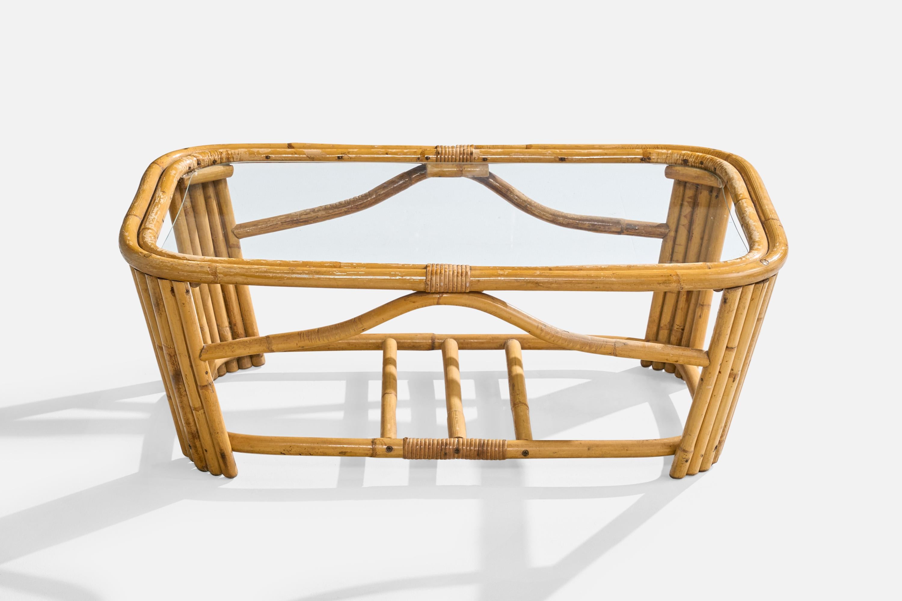 Américain Designer américain, table basse, bambou, rotin, verre, États-Unis, années 1950 en vente