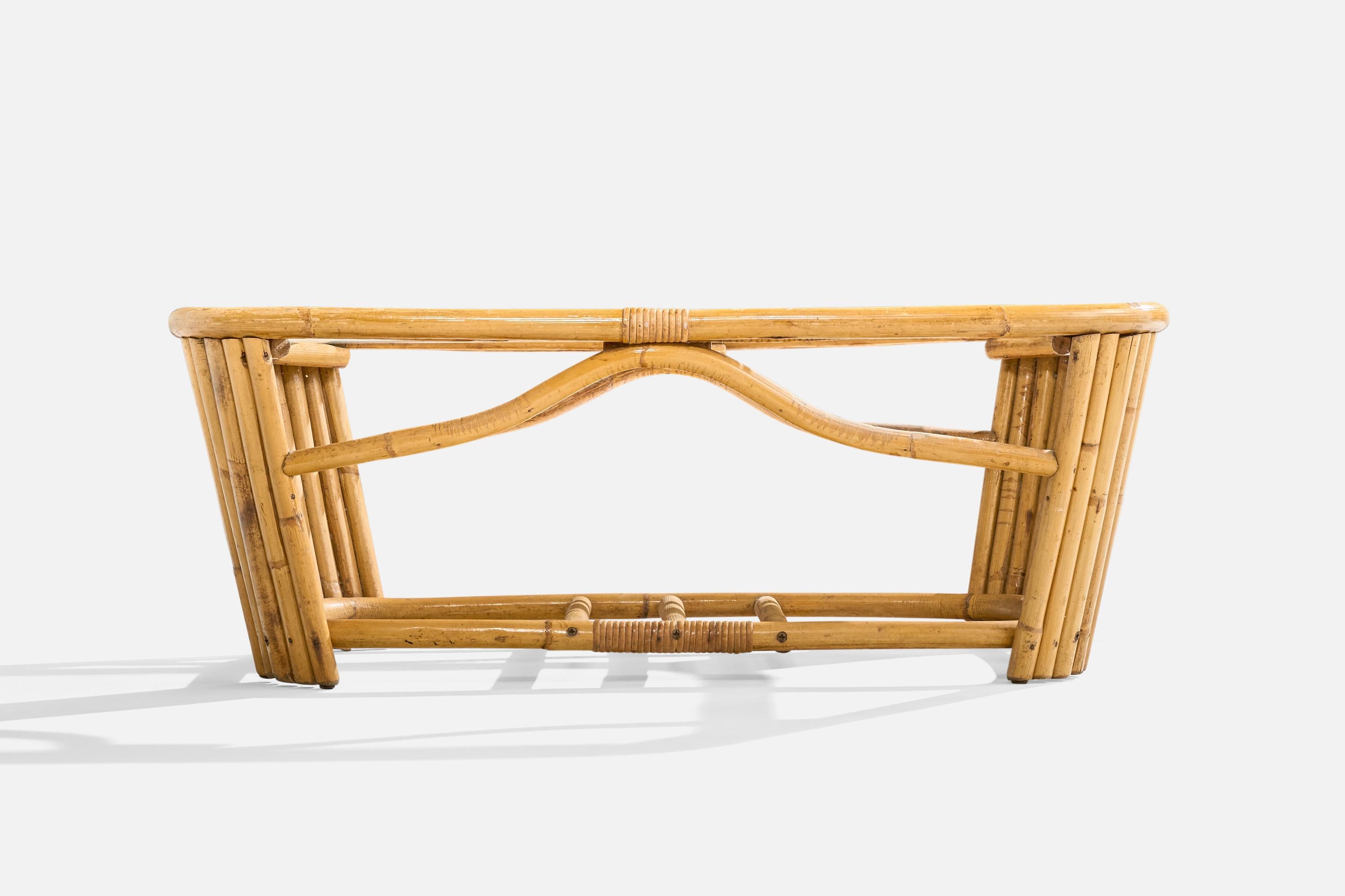 Designer américain, table basse, bambou, rotin, verre, États-Unis, années 1950 Bon état - En vente à High Point, NC