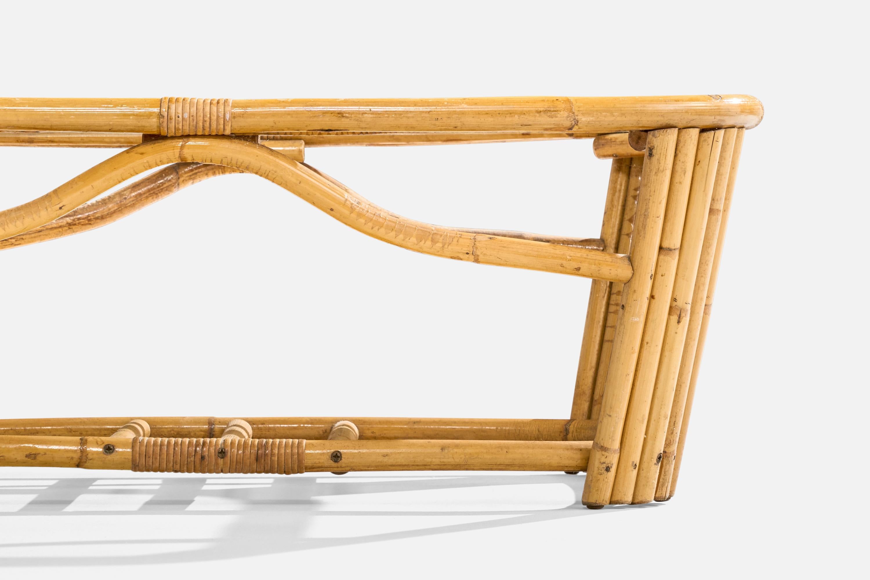 Bambou Designer américain, table basse, bambou, rotin, verre, États-Unis, années 1950 en vente