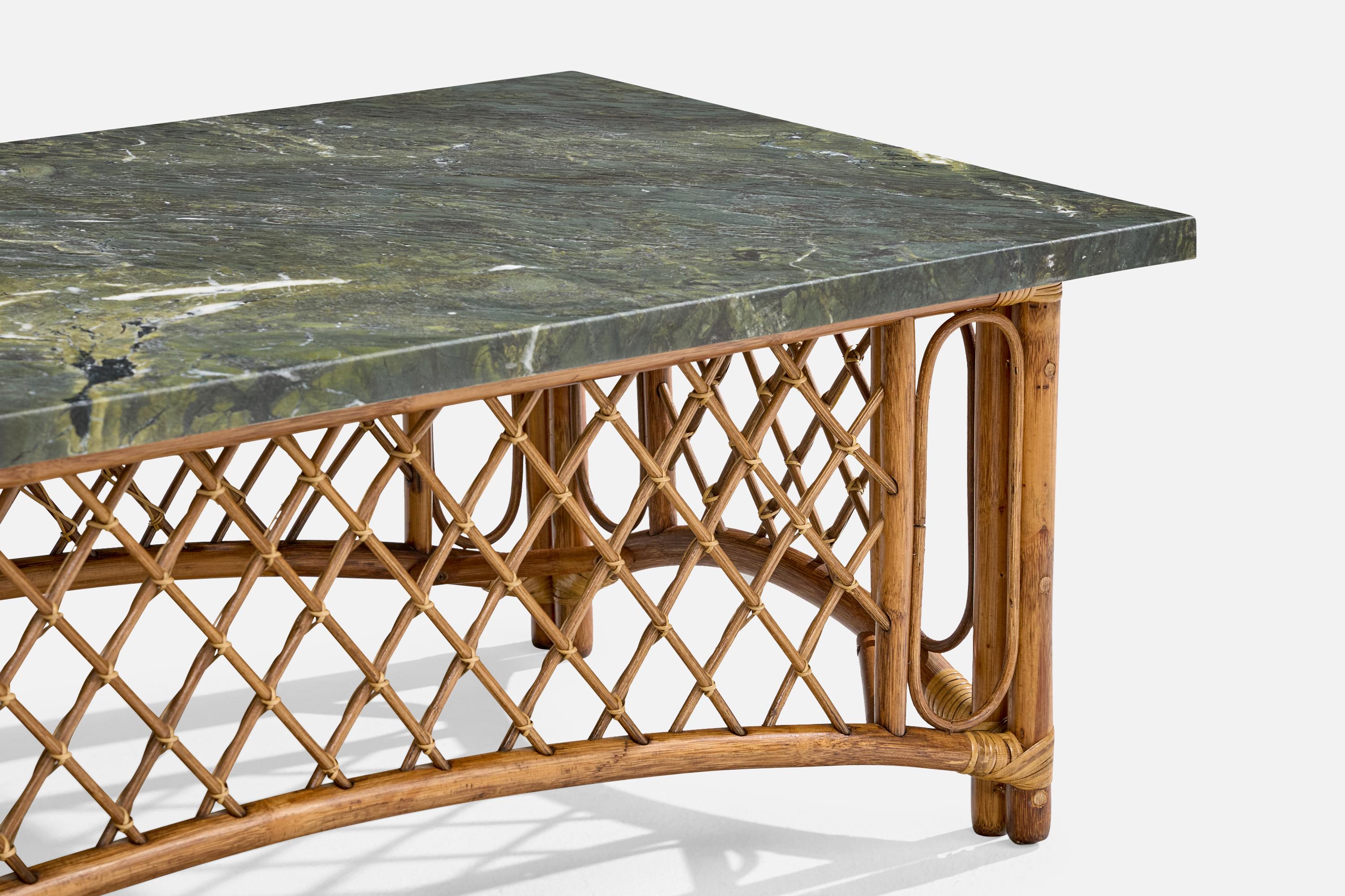 Designer américain, table basse, bambou, rotin, marbre, États-Unis, années 1950 Bon état - En vente à High Point, NC
