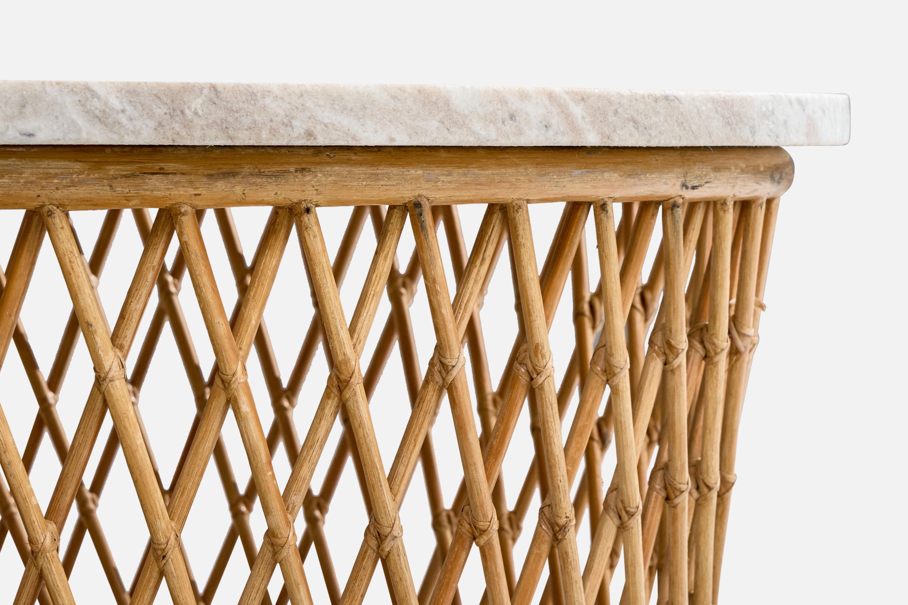 Designer américain, table basse, bambou, rotin, marbre, États-Unis, années 1950 Bon état - En vente à High Point, NC