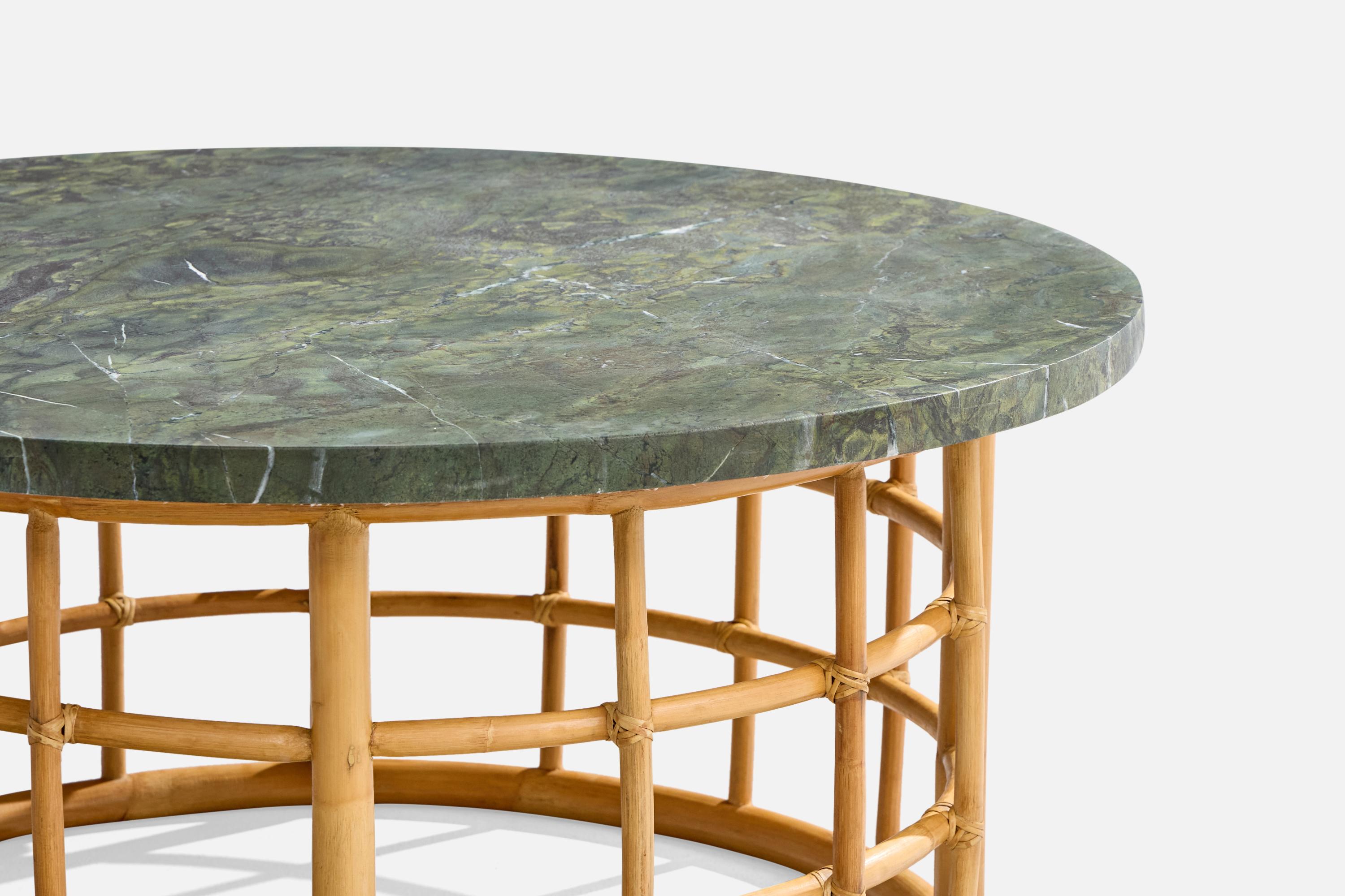 Milieu du XXe siècle Designer américain, table basse, bambou, rotin, marbre, États-Unis, années 1950 en vente