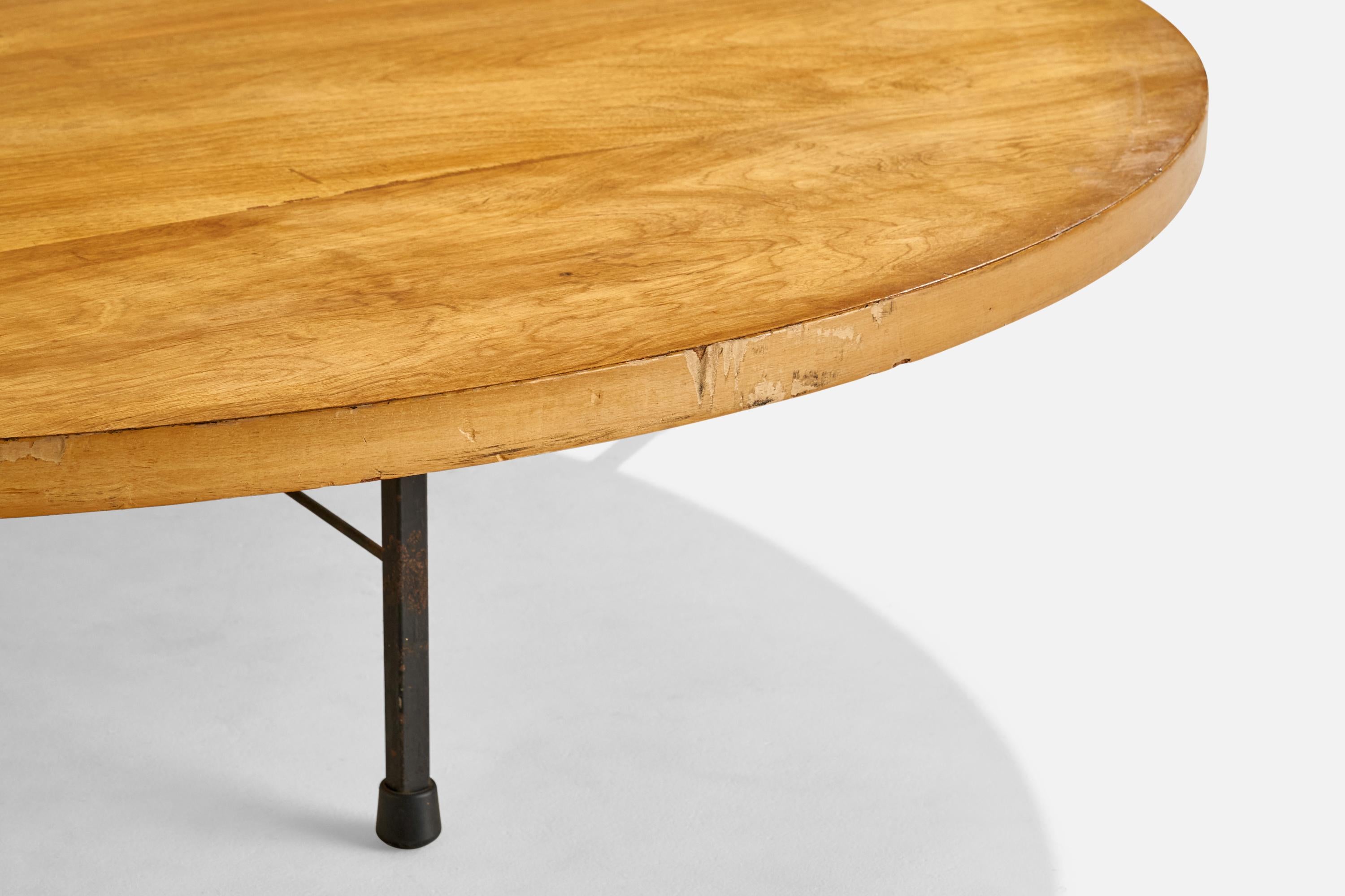 Tavolino di design americano, betulla, ferro, USA, anni '50 In condizioni discrete in vendita a High Point, NC