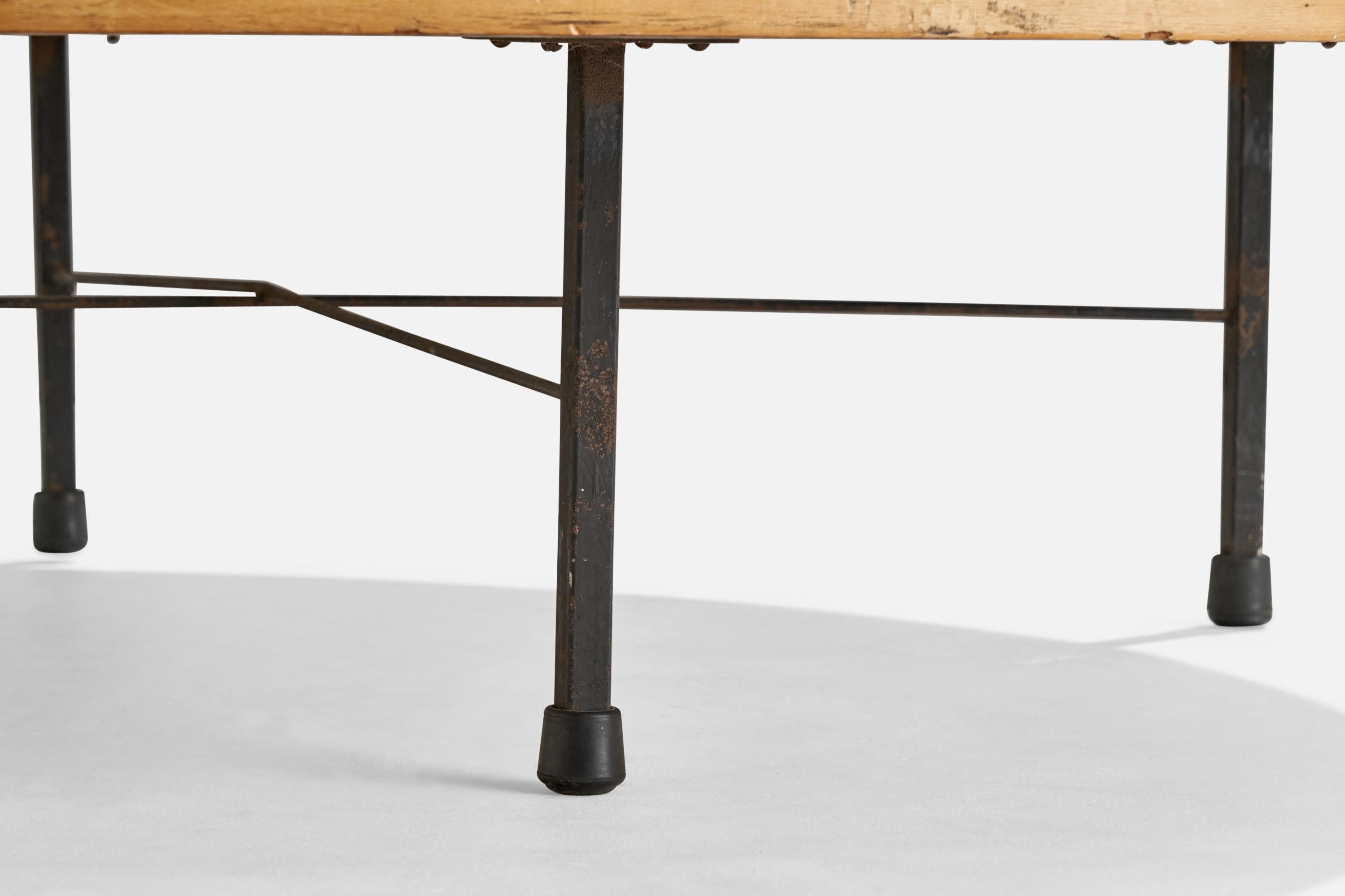 Metà XX secolo Tavolino di design americano, betulla, ferro, USA, anni '50 in vendita