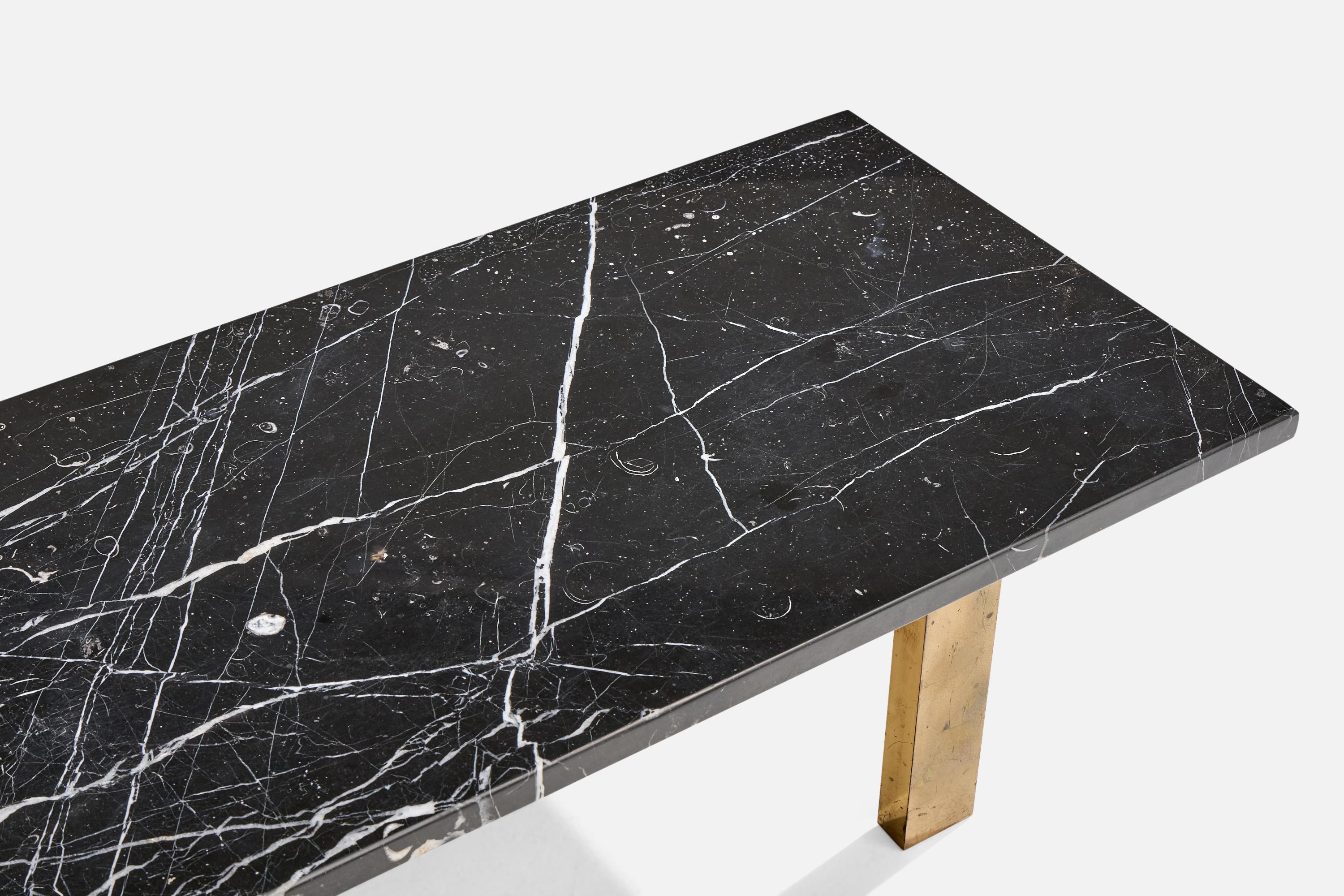 Laiton Designer américain, table basse, laiton, marbre, États-Unis, années 1960 en vente