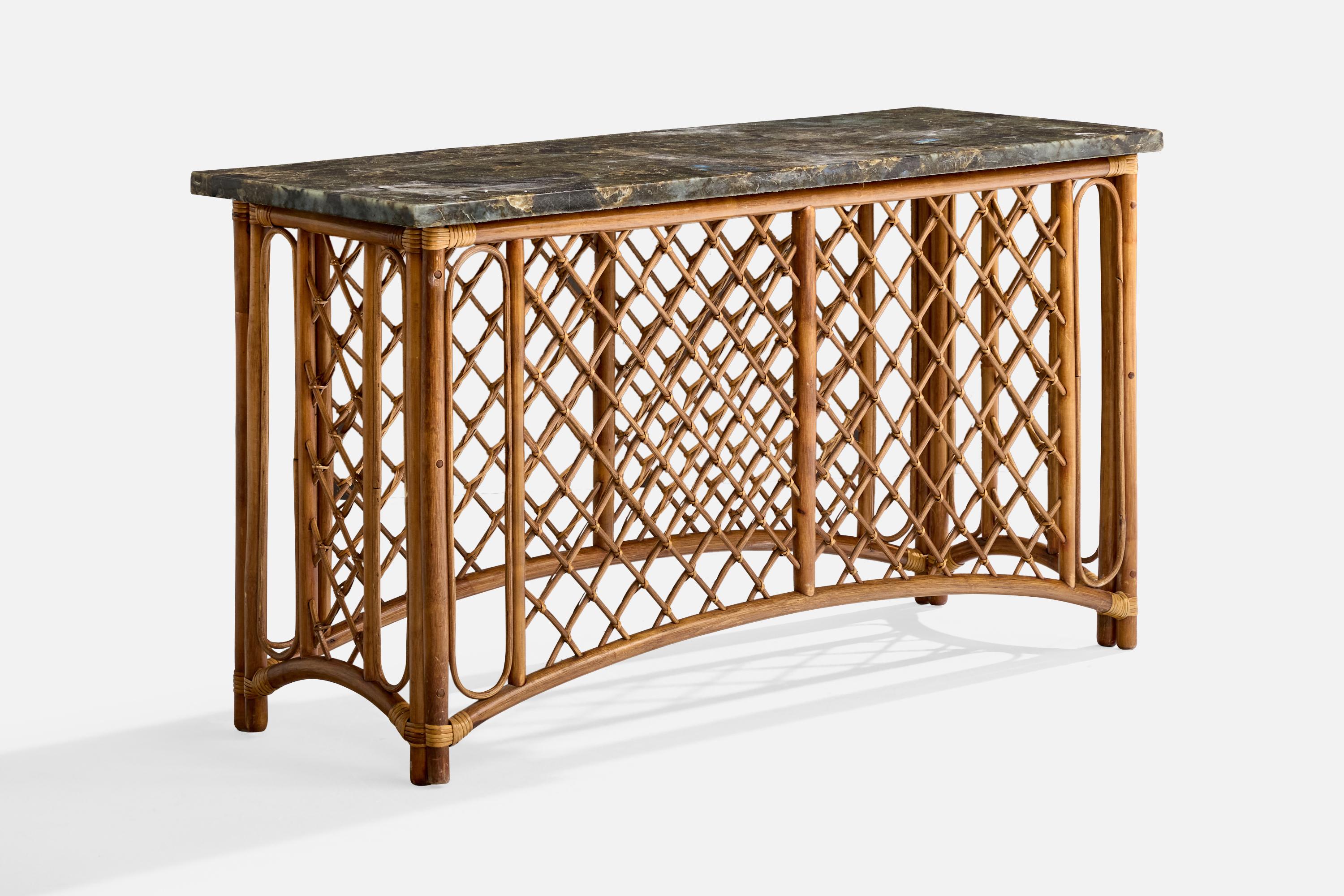 Consola de bambú, ratán y mármol diseñada y fabricada en EE.UU., c. 1960.

Dimensiones totales (pulgadas): 29,5 