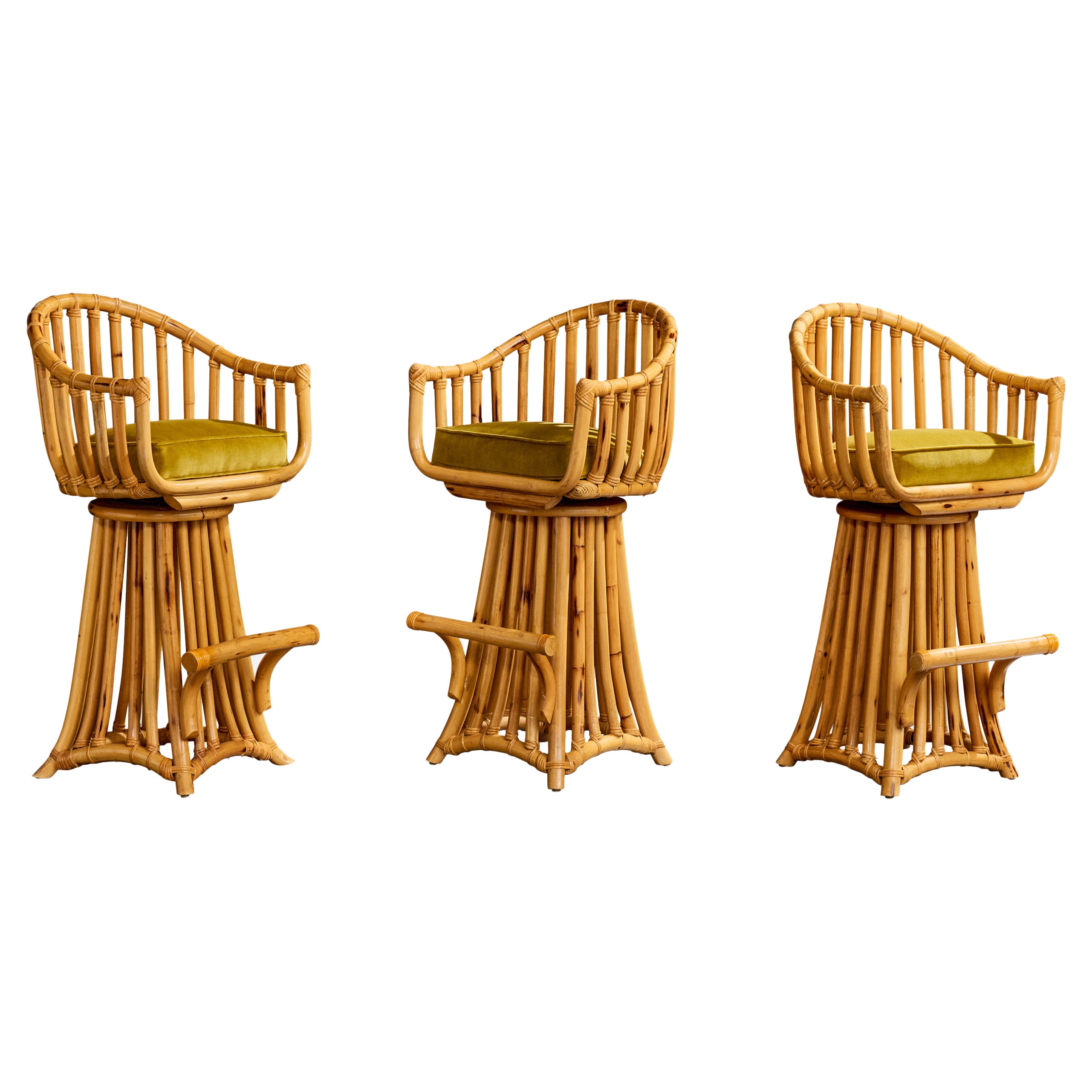 Amerikanischer Designer, Thekenhocker, Bambus, Rattan, Samt, USA, 1970er im Angebot