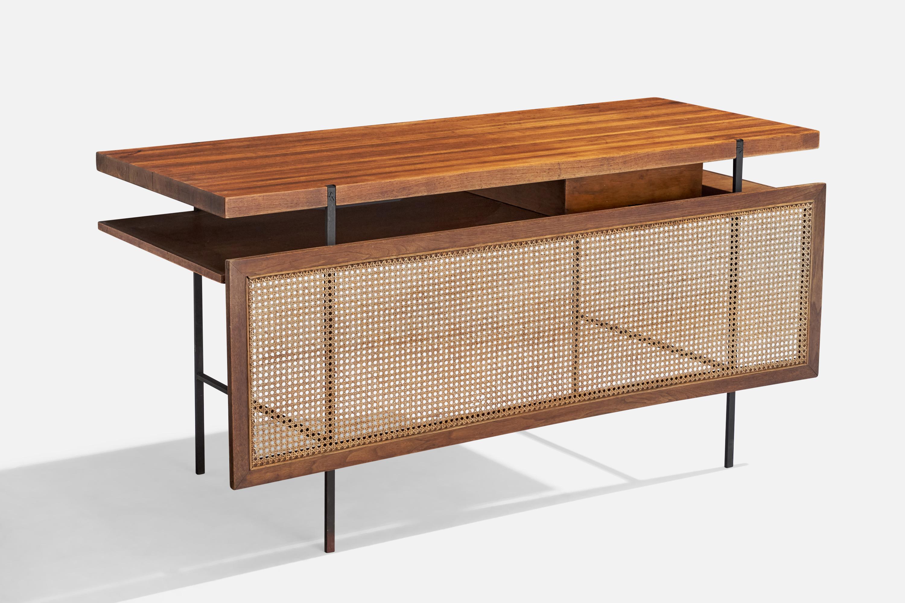 Mid-Century Modern Design/One, Bureau, Fer, Wood, Canne, USA, 1950s en vente