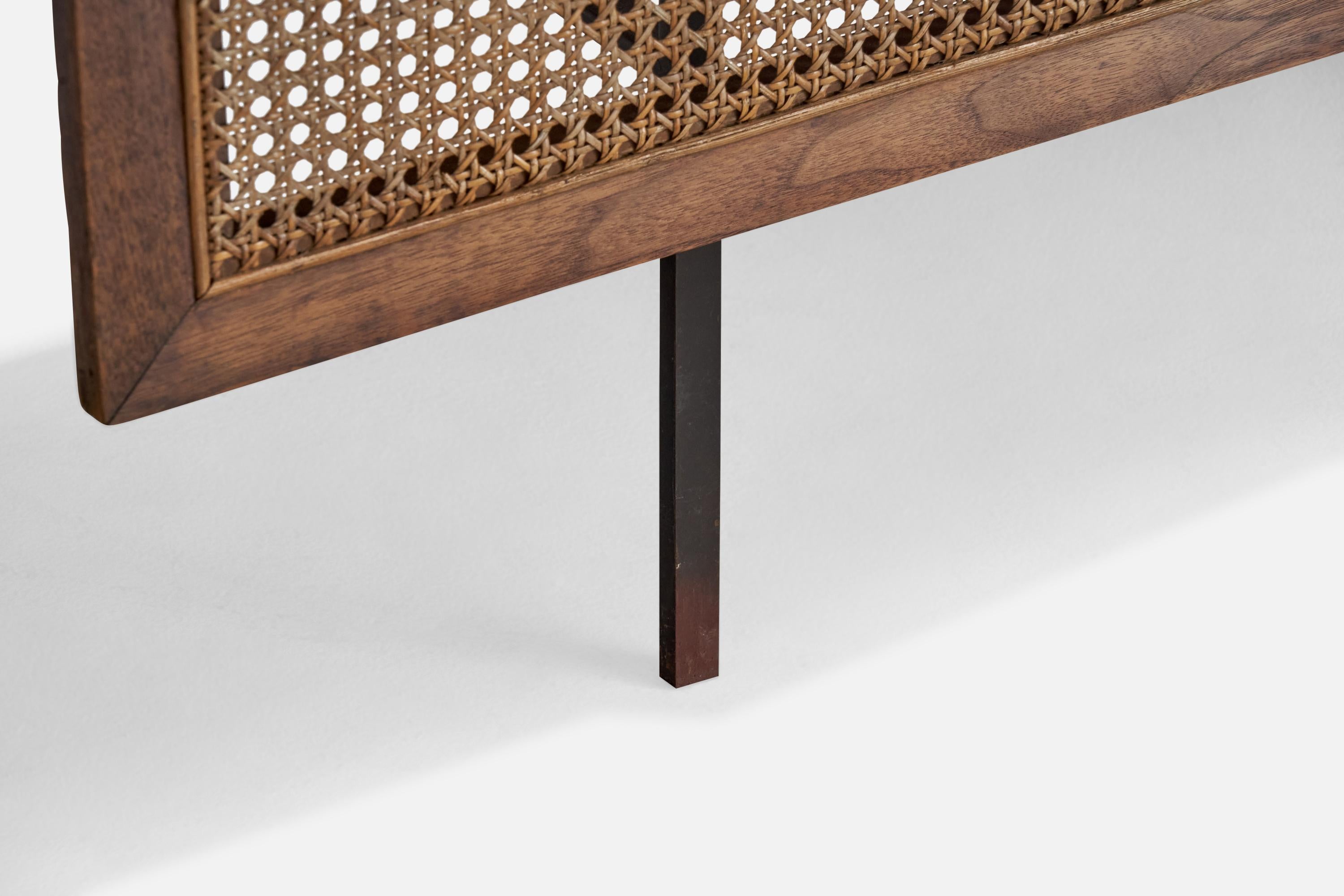 Design/One, Bureau, Fer, Wood, Canne, USA, 1950s en vente 3