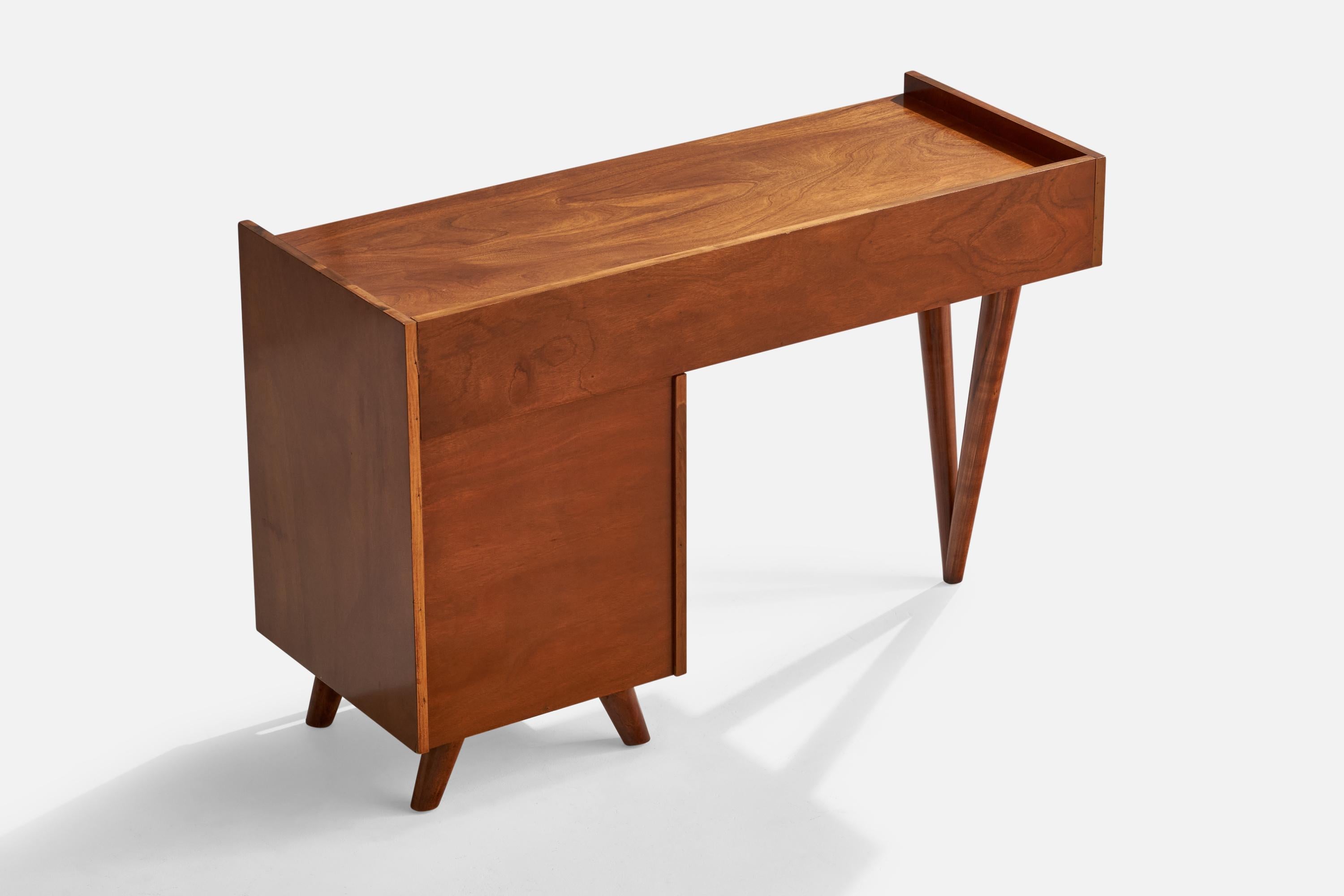 American Designer, Desk, Rosewood, USA, 1950s In Good Condition For Sale In High Point, NC