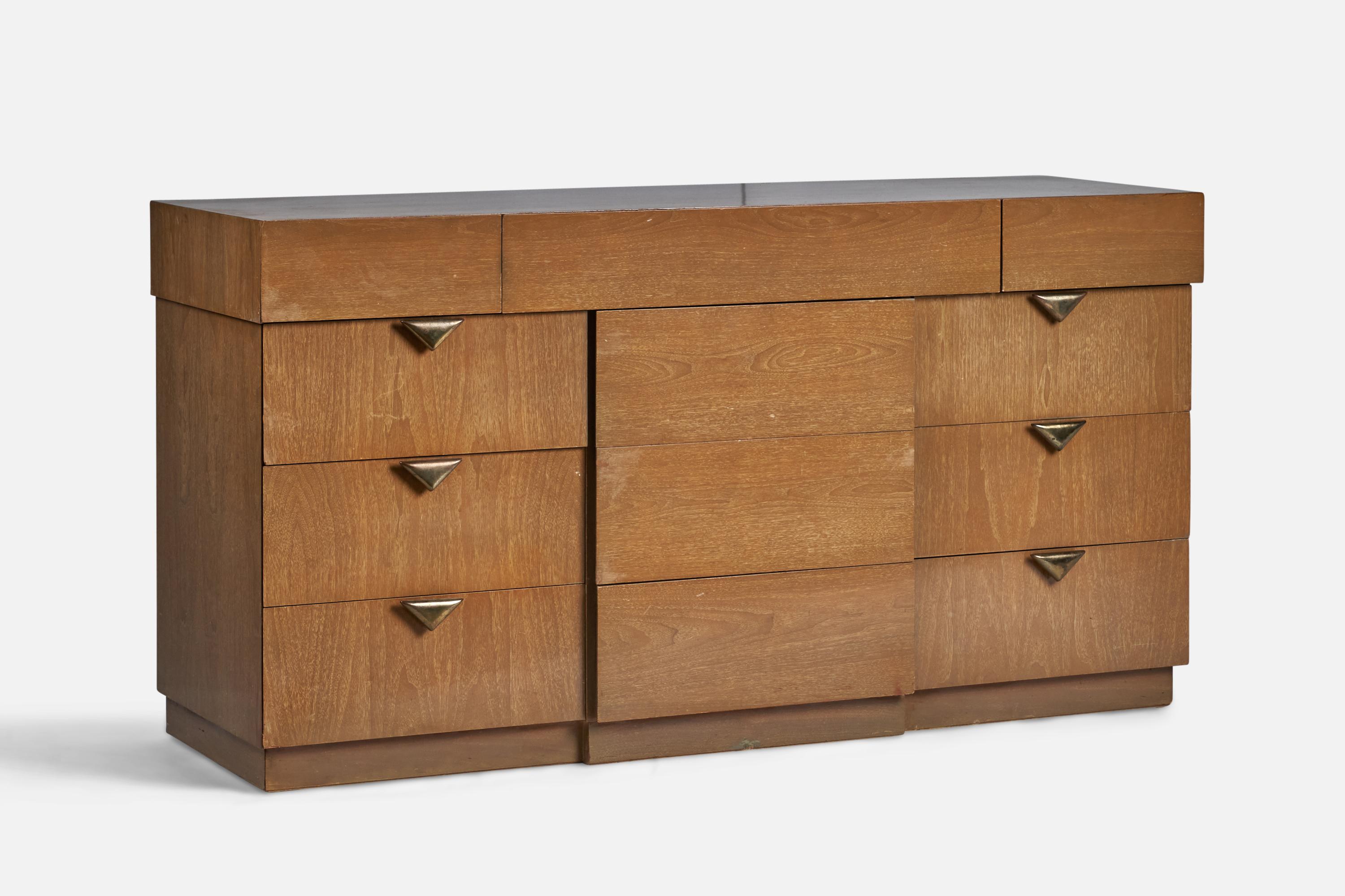 American Designer, Dresser, Walnut, Brass, USA, 1950s For Sale 2