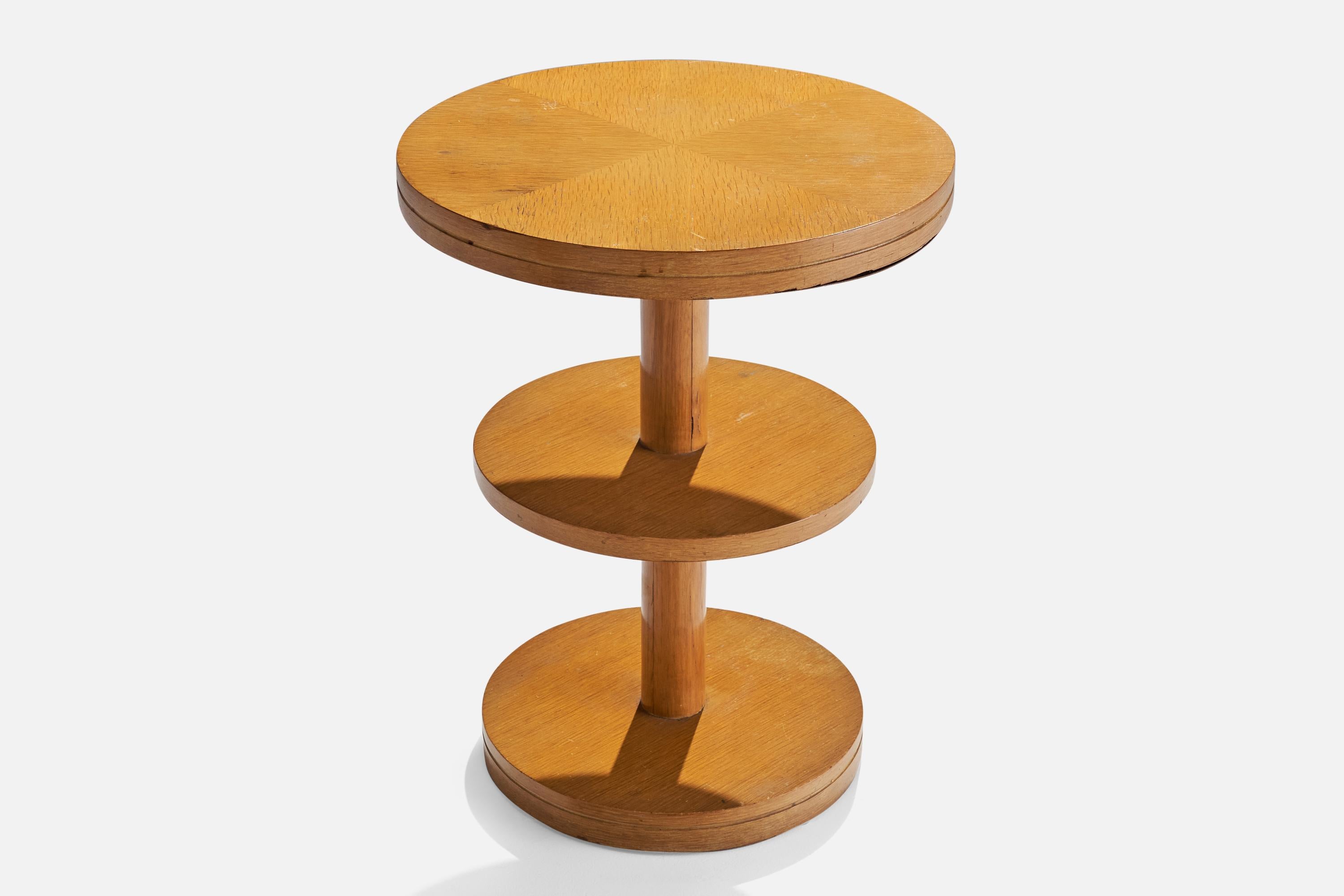 American Designer, End Tables, Wood, USA, 1950s In Good Condition For Sale In High Point, NC