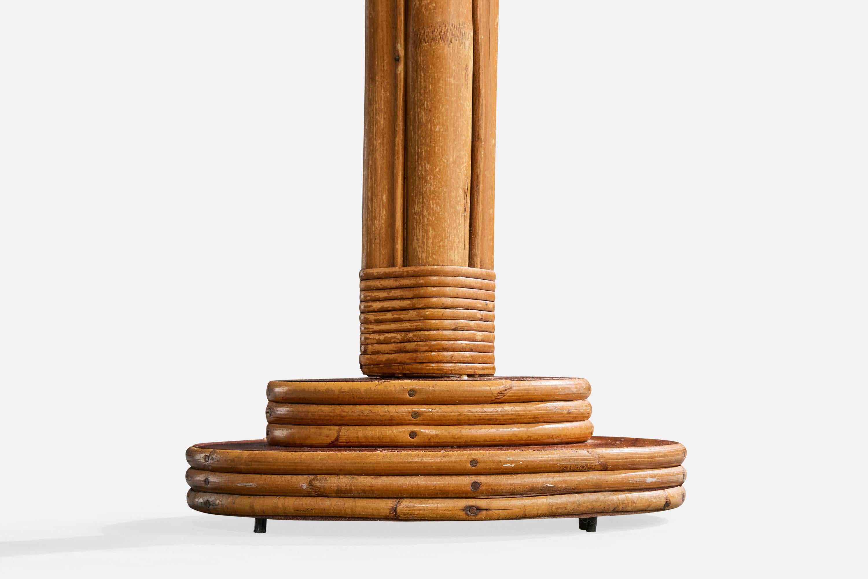 Lampada da terra di design americano, bambù, legno, rattan, tessuto, USA, anni '50 in vendita 1