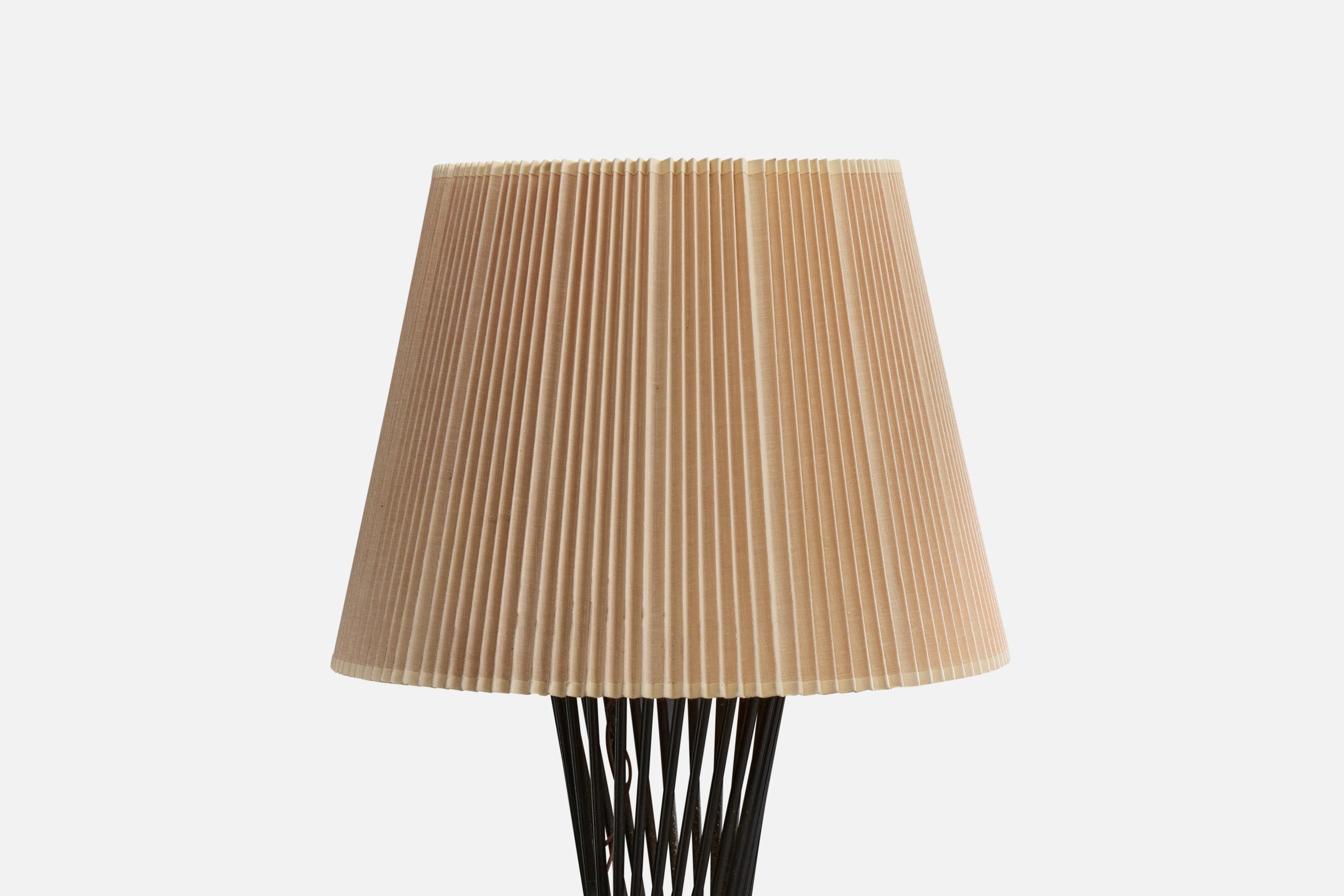 Diseñador americano, Lámpara de pie, Hierro, Papel, EE.UU., Años 50 Moderno de mediados de siglo en venta