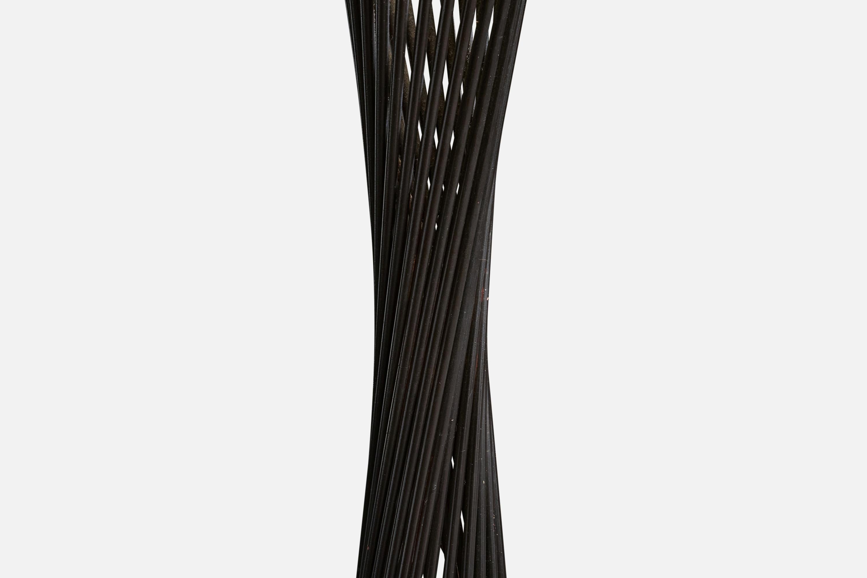 Diseñador americano, Lámpara de pie, Hierro, Papel, EE.UU., Años 50 en Bueno estado para la venta en High Point, NC