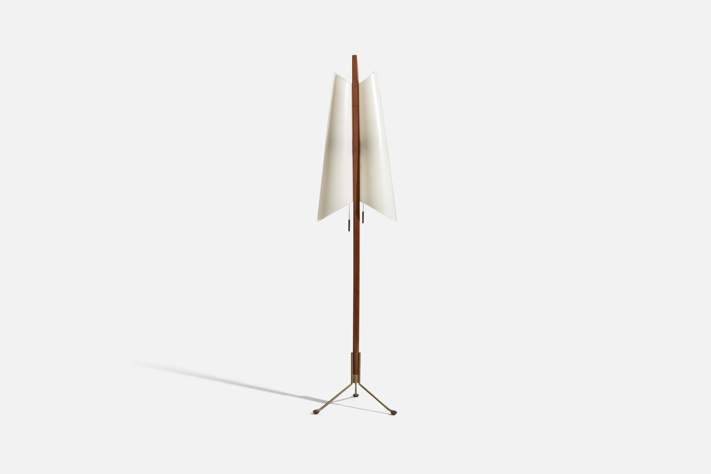 A teak, brass and acrylic floor lamp designed and produced by an American designer, America, 1950s.
   