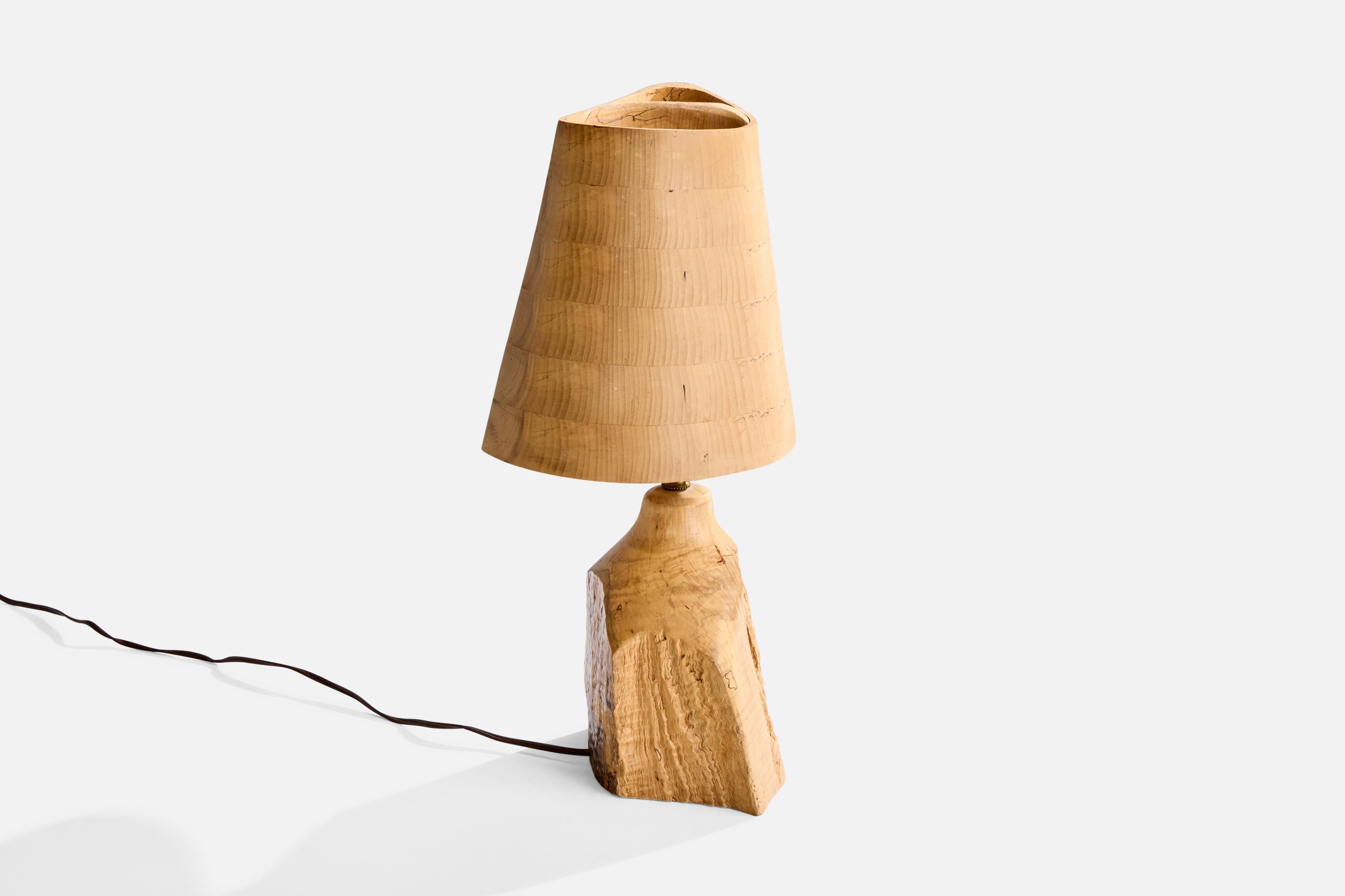 American Designer, Free Form Table Lamp, Wood, Brass, USA, 1950s In Good Condition For Sale In High Point, NC