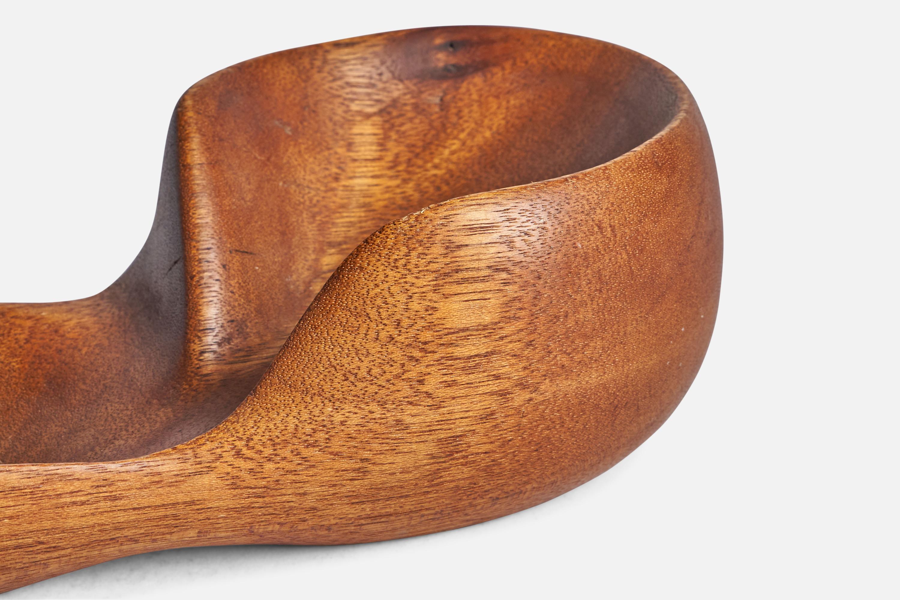 American Designer, Freeform Bowl, Teak, USA, 1950s In Good Condition For Sale In High Point, NC