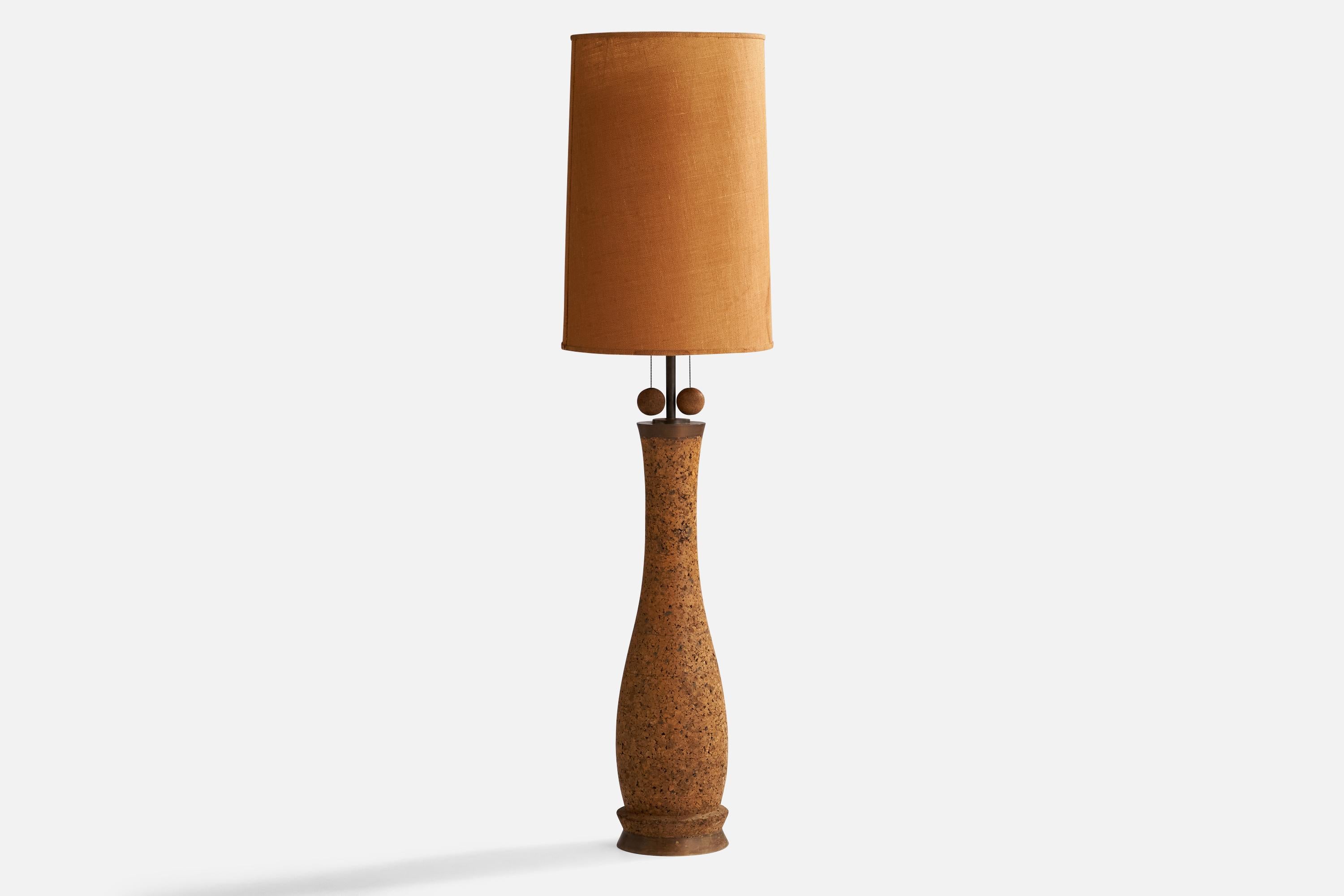 Grand lampadaire en laiton, liège et tissu beige, conçu et produit aux États-Unis, années 1950.

Dimensions globales (pouces) : 81.75