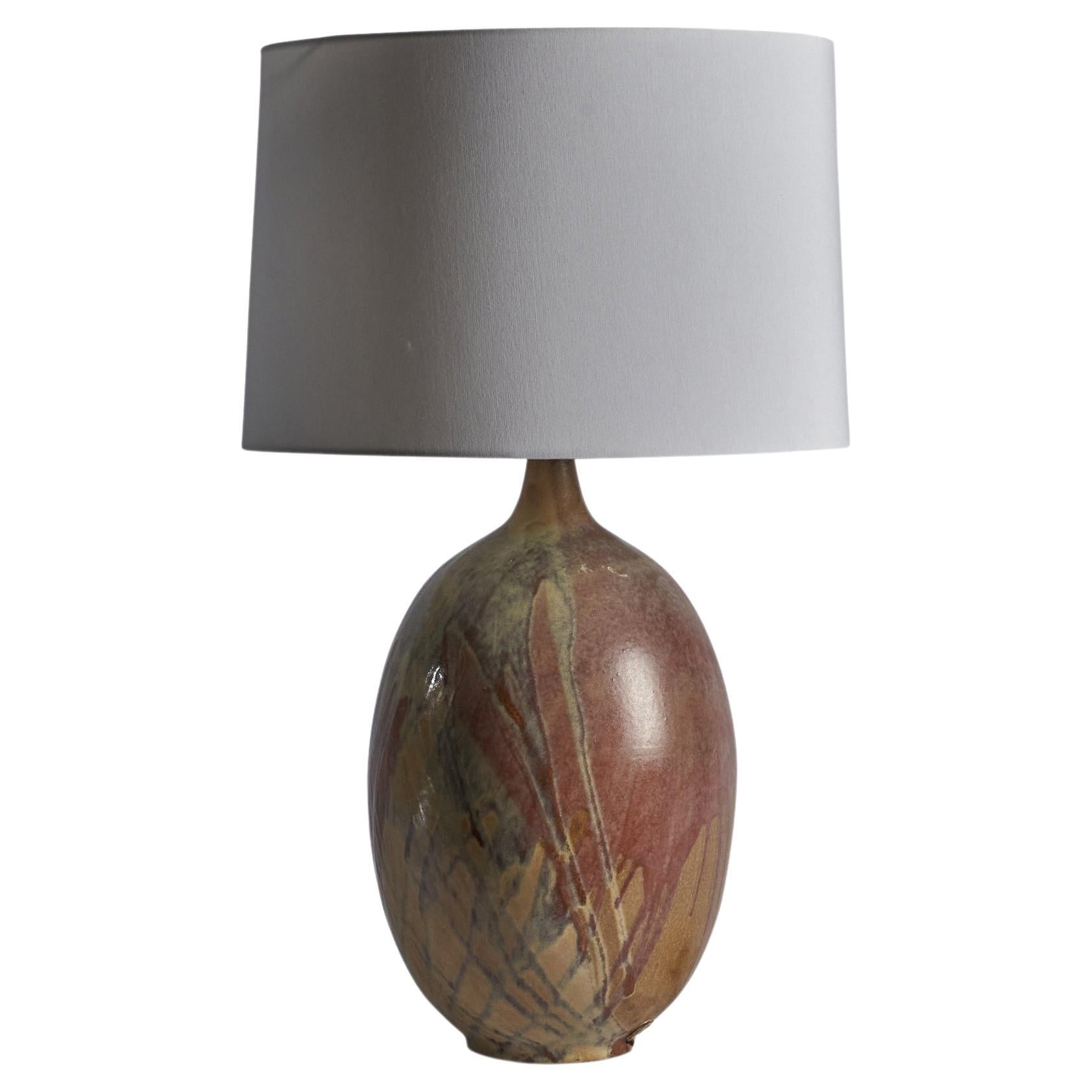 Amerikanische Designerin, große Tischlampe, Keramik, Messing, USA, 1950er Jahre im Angebot