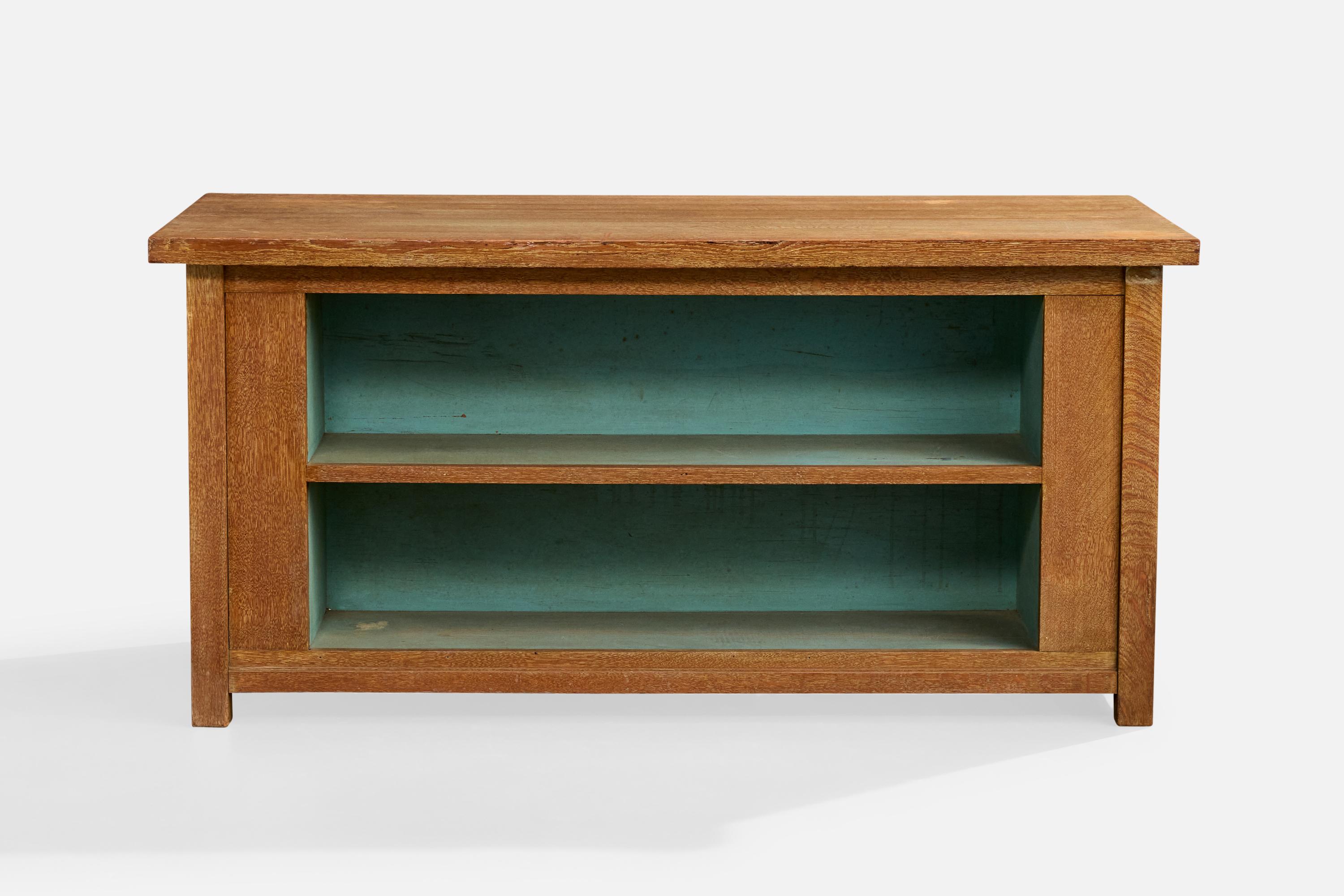 American Designer, Library Table, Oak, USA, 1910s In Fair Condition For Sale In High Point, NC