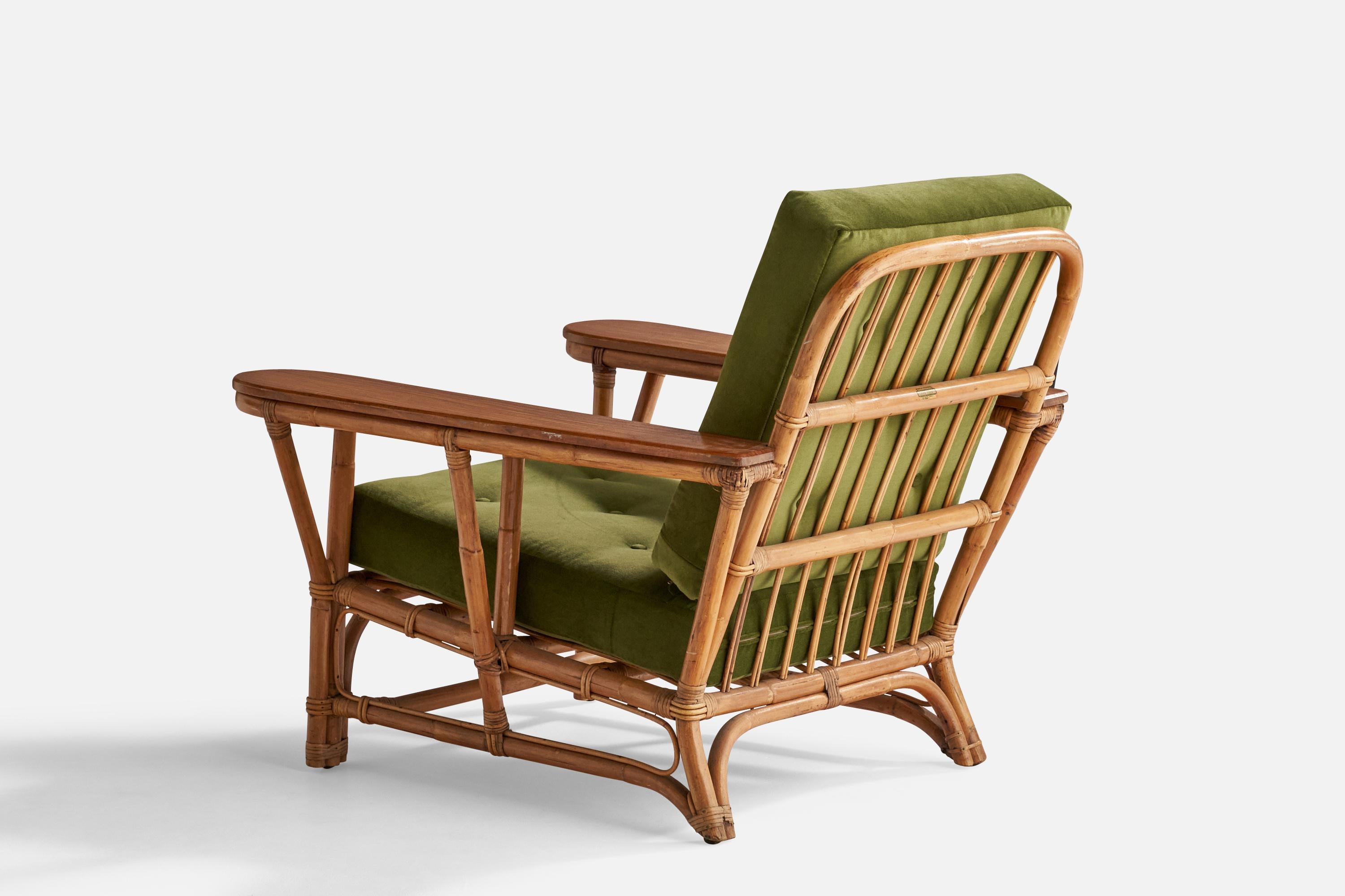 Américain Designer américain, fauteuil de salon, érable, velours, bambou, rotin, États-Unis, années 1940 en vente