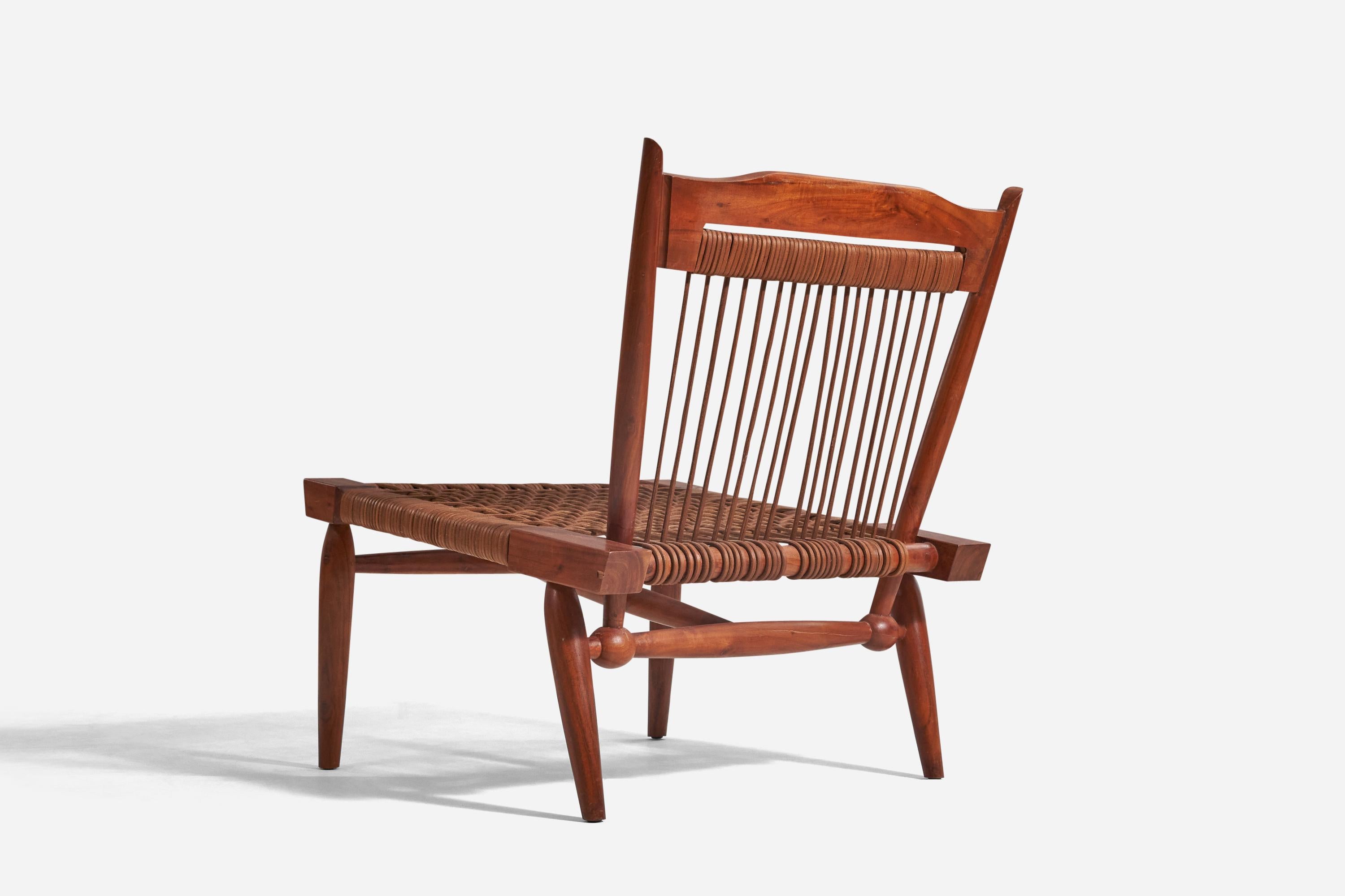 American Designer, Lounge Chair, Walnut, Cane, United States, 1960s In Good Condition For Sale In High Point, NC