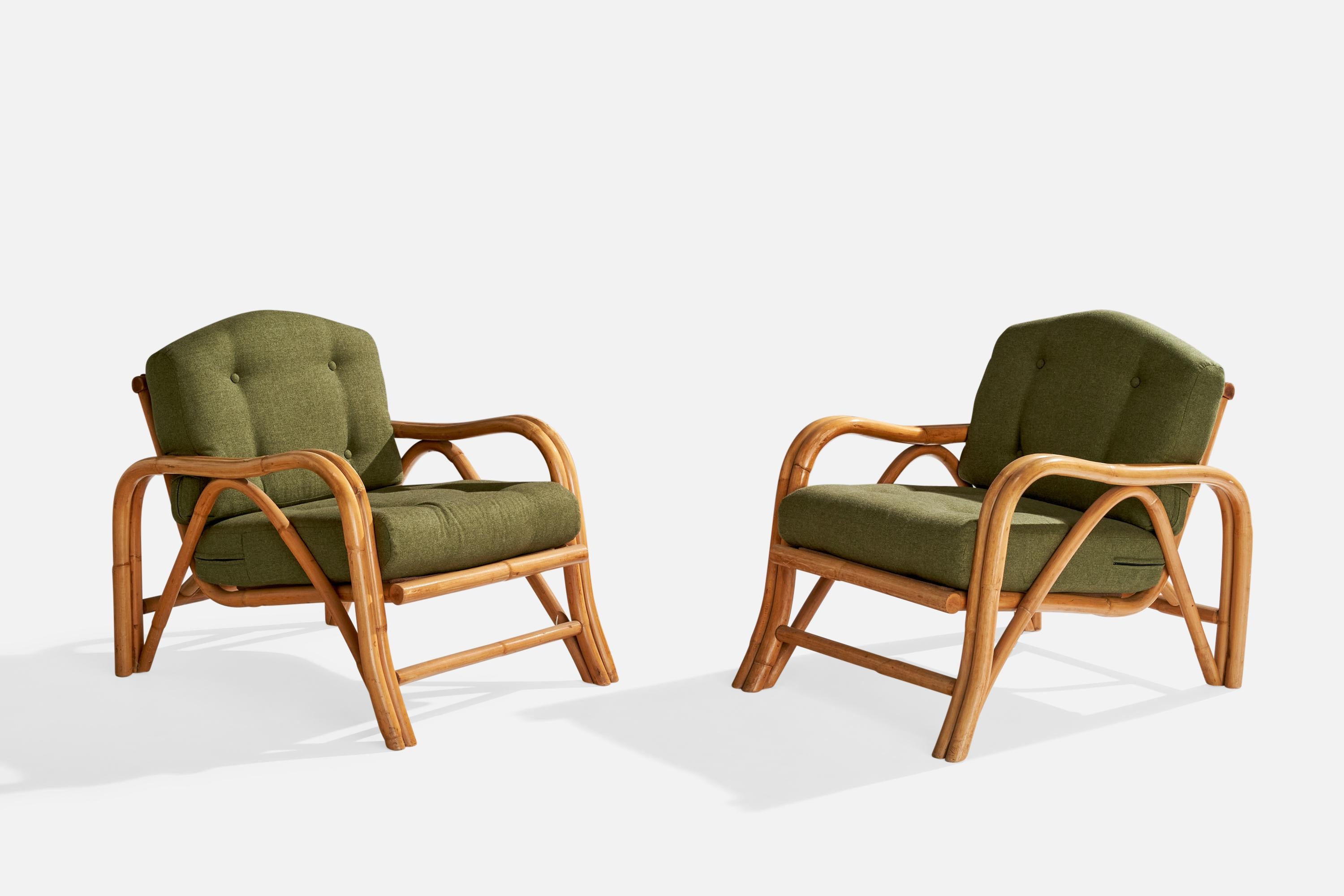 A pair of moulded bamboo and green fabric lounge chairs designed and produced in the US, c. 1950s.

Dimensions: 29.5” H x 25.375” W x 34” D 

Seat height: 16.5” 