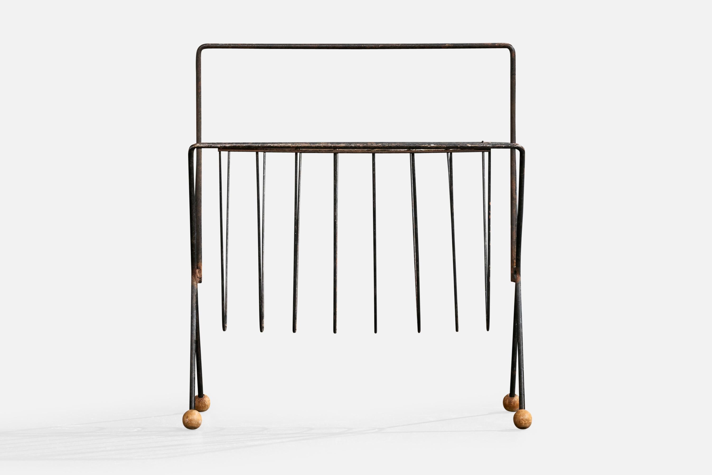 American designer, Magazine Stand, Iron, Wood, USA, 1950s For Sale 1
