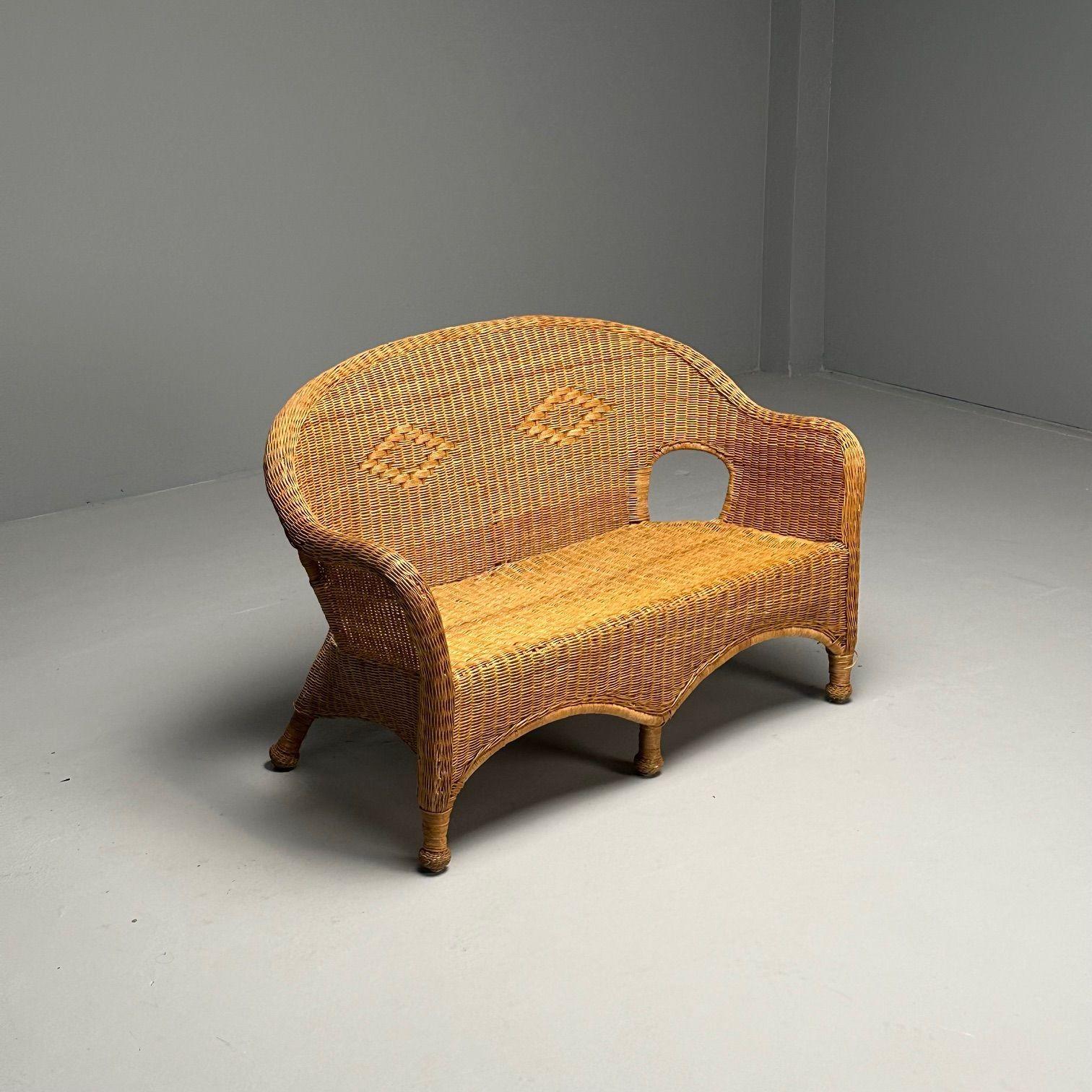 American Designer, Mid-Century Modern, Wicker Settee, USA, 1970s In Fair Condition For Sale In Stamford, CT