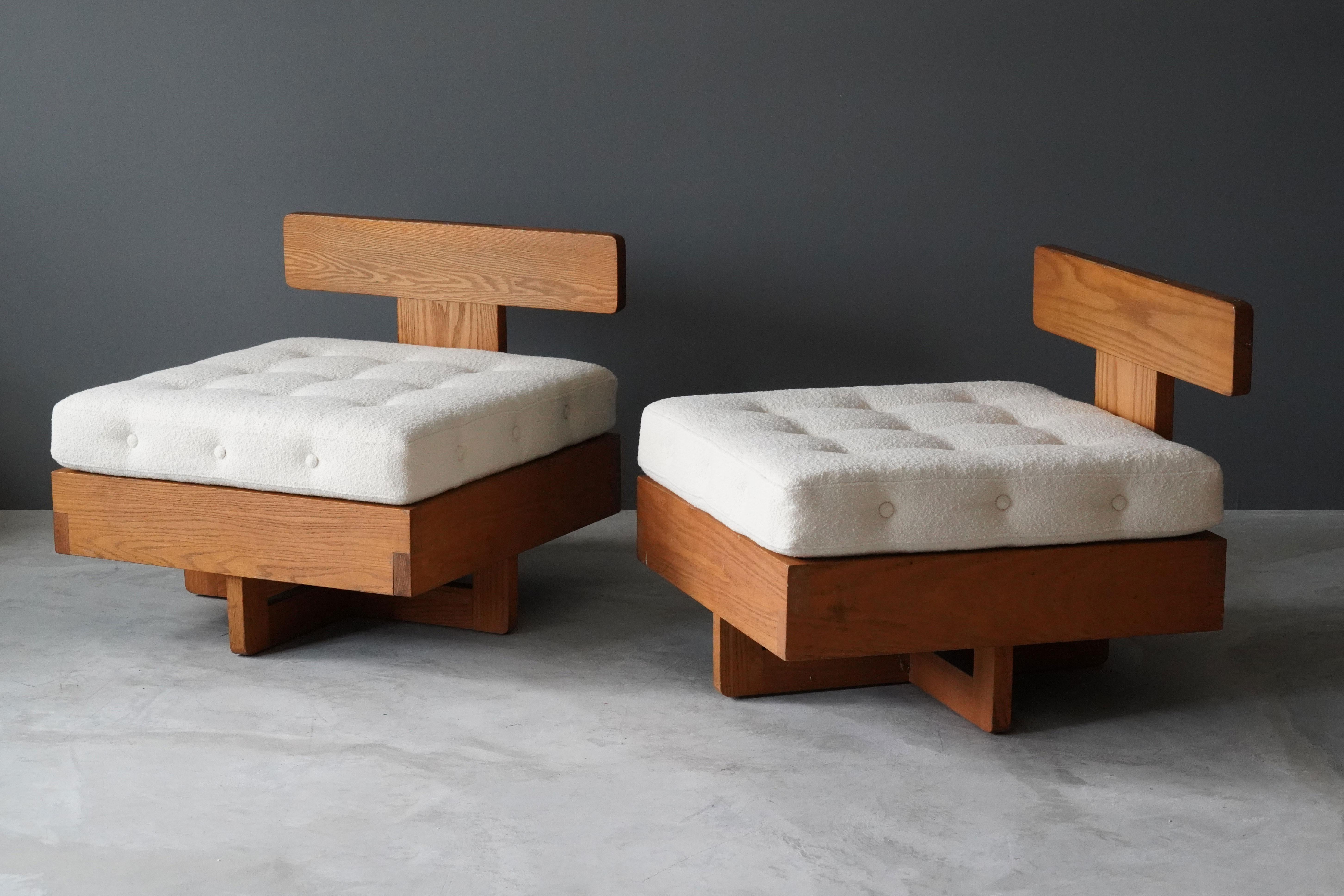 A pair of modernist / Minimalist lounge chairs / slipper chairs. In solid oak. With seat cushions reupholstered in brand new high-end bouclé fabric. 

Other designers of the period include Richard Neutra, Paul Frankl, Pierre Jeanneret, Pierre