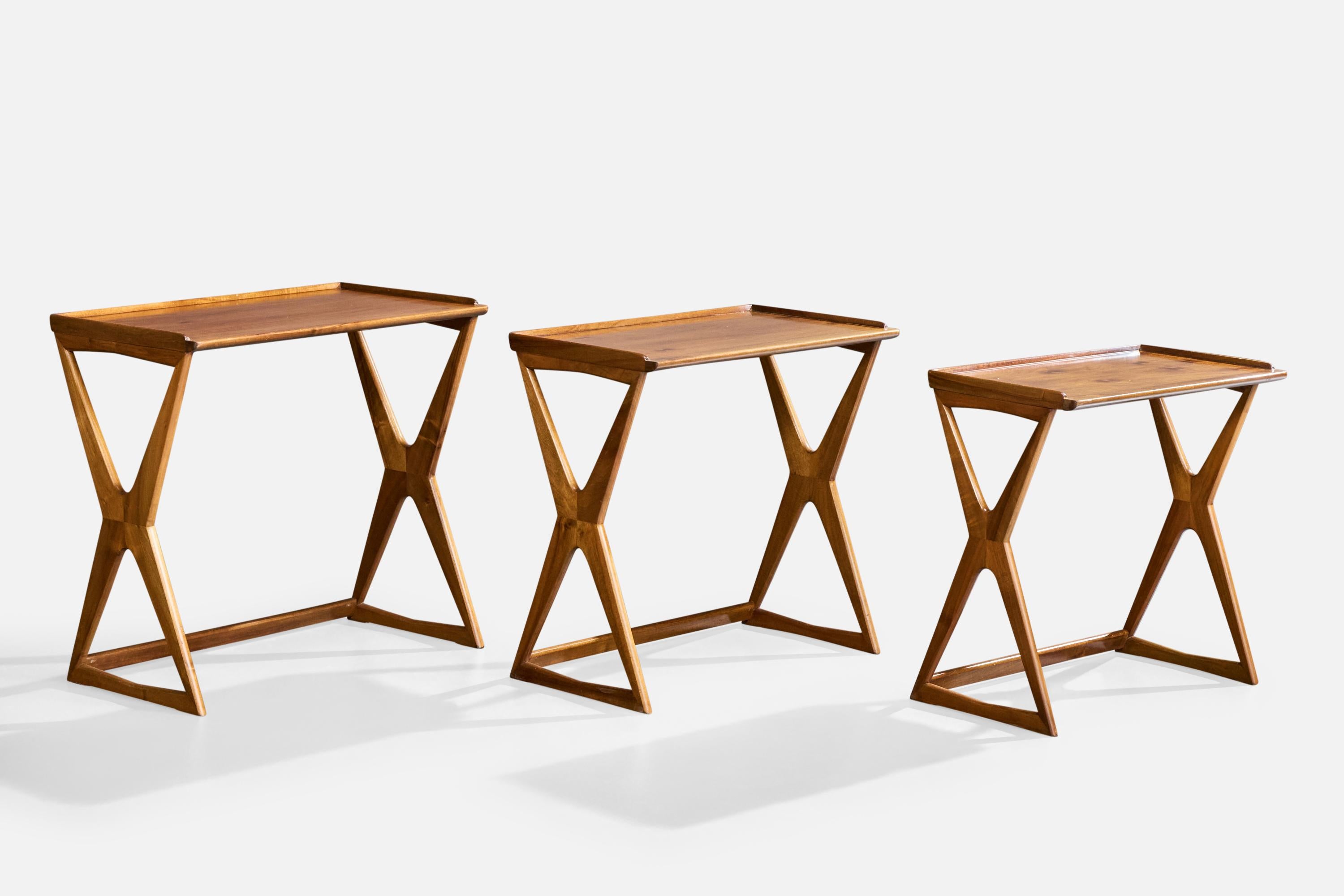 Américain Designer américain, tables gigognes, noyer, États-Unis, années 1950 en vente
