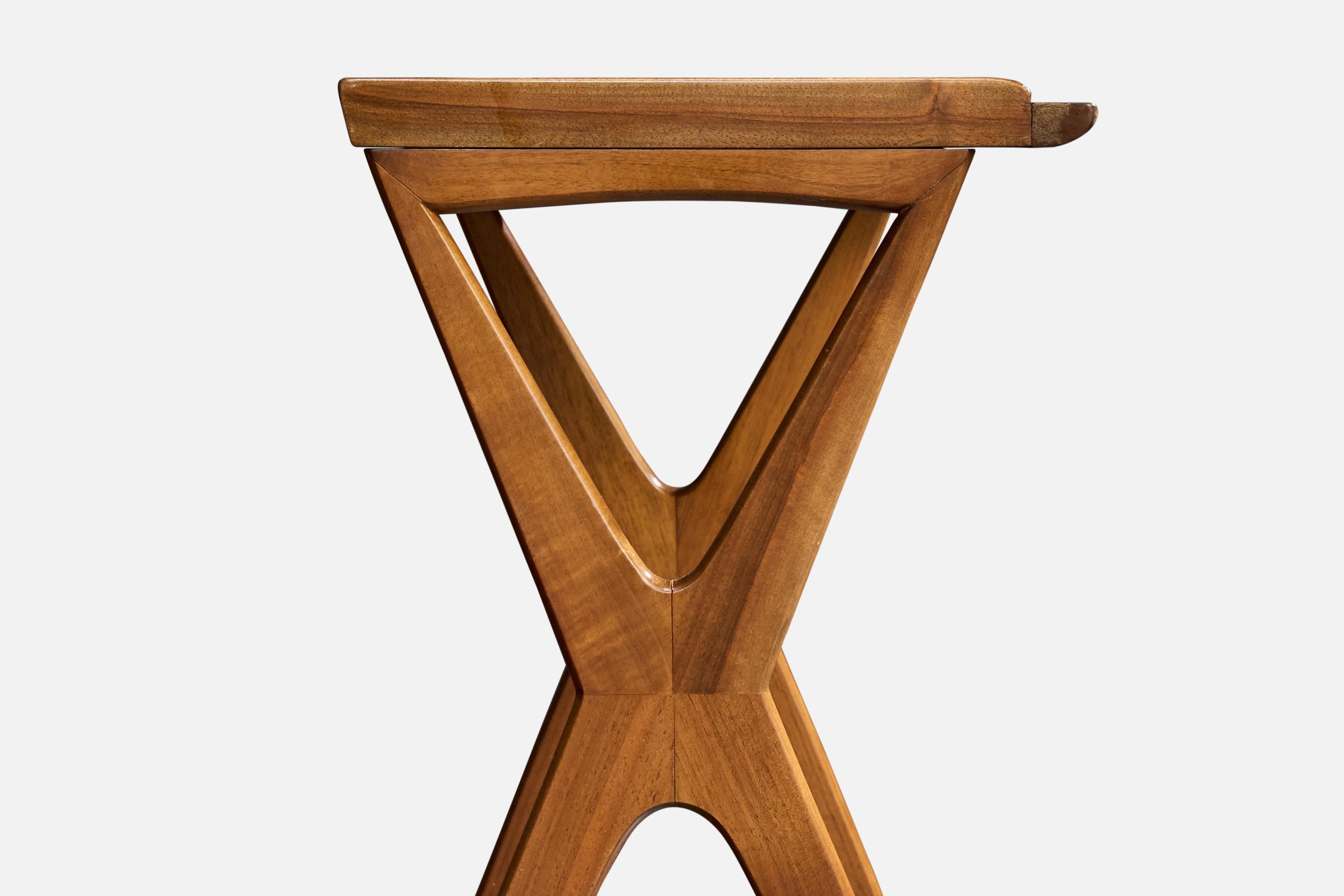 Designer américain, tables gigognes, noyer, États-Unis, années 1950 en vente 1