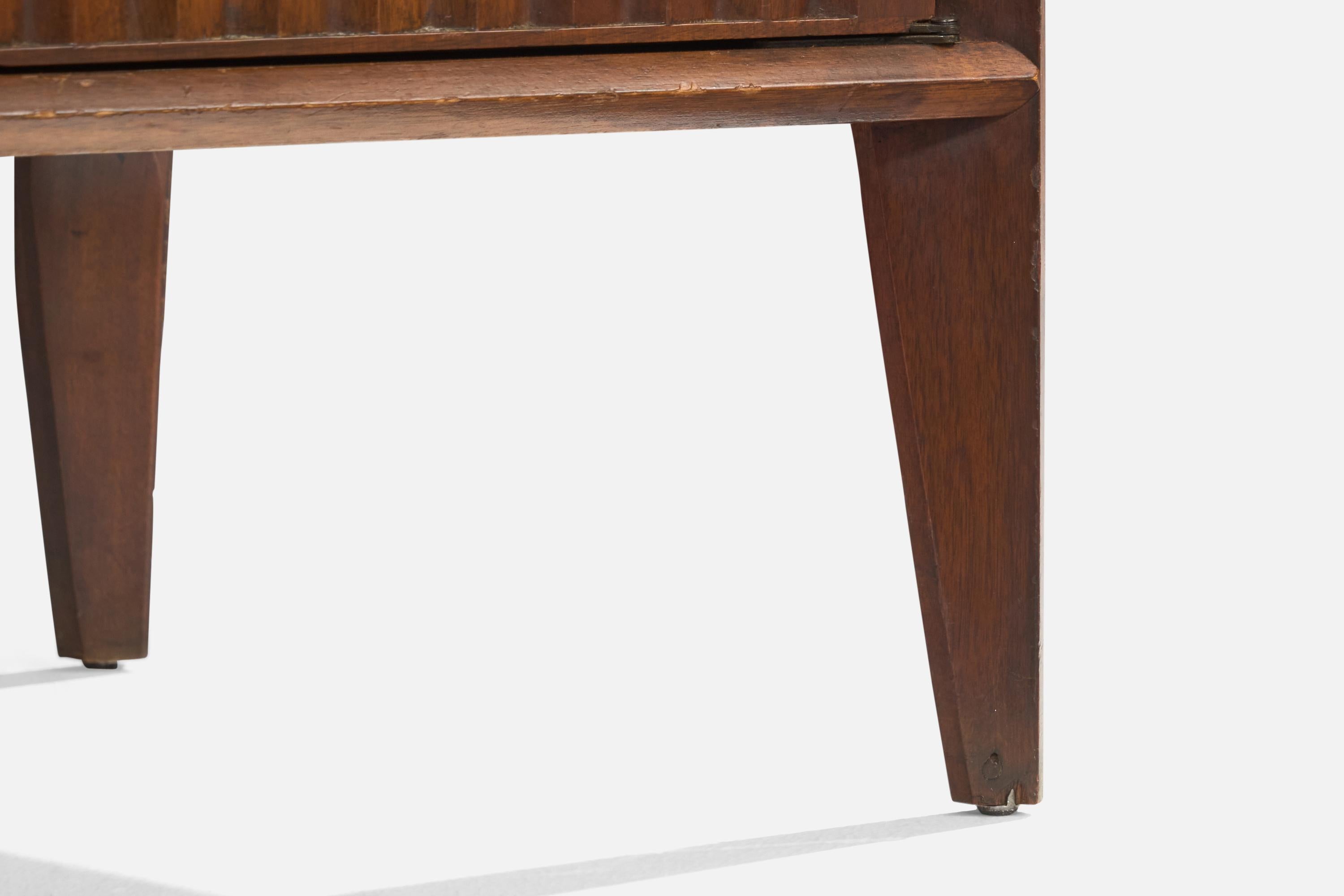 American Designer, Nightstands, Walnut, USA, 1950s For Sale 8