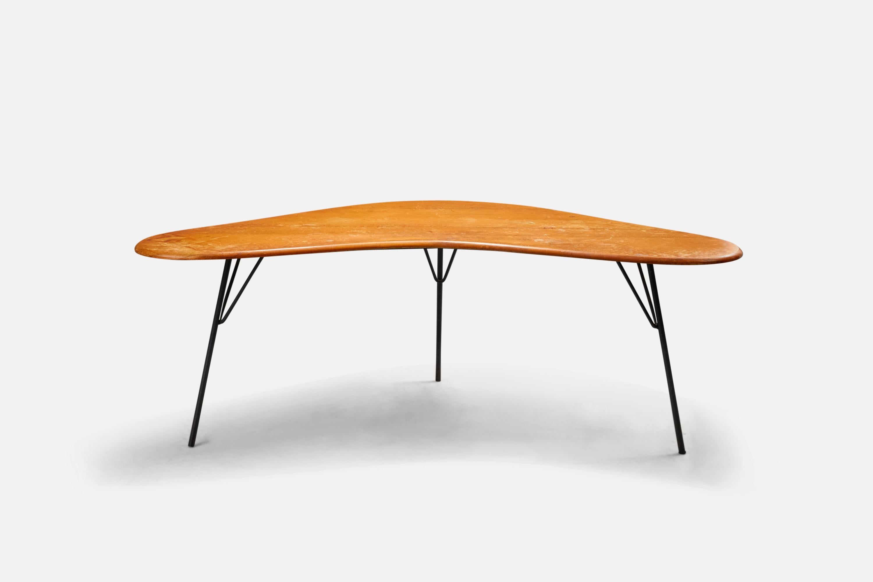 Mid-Century moderno Tavolo da lavoro organico di design americano, ferro dipinto, noce, USA, anni '50 in vendita