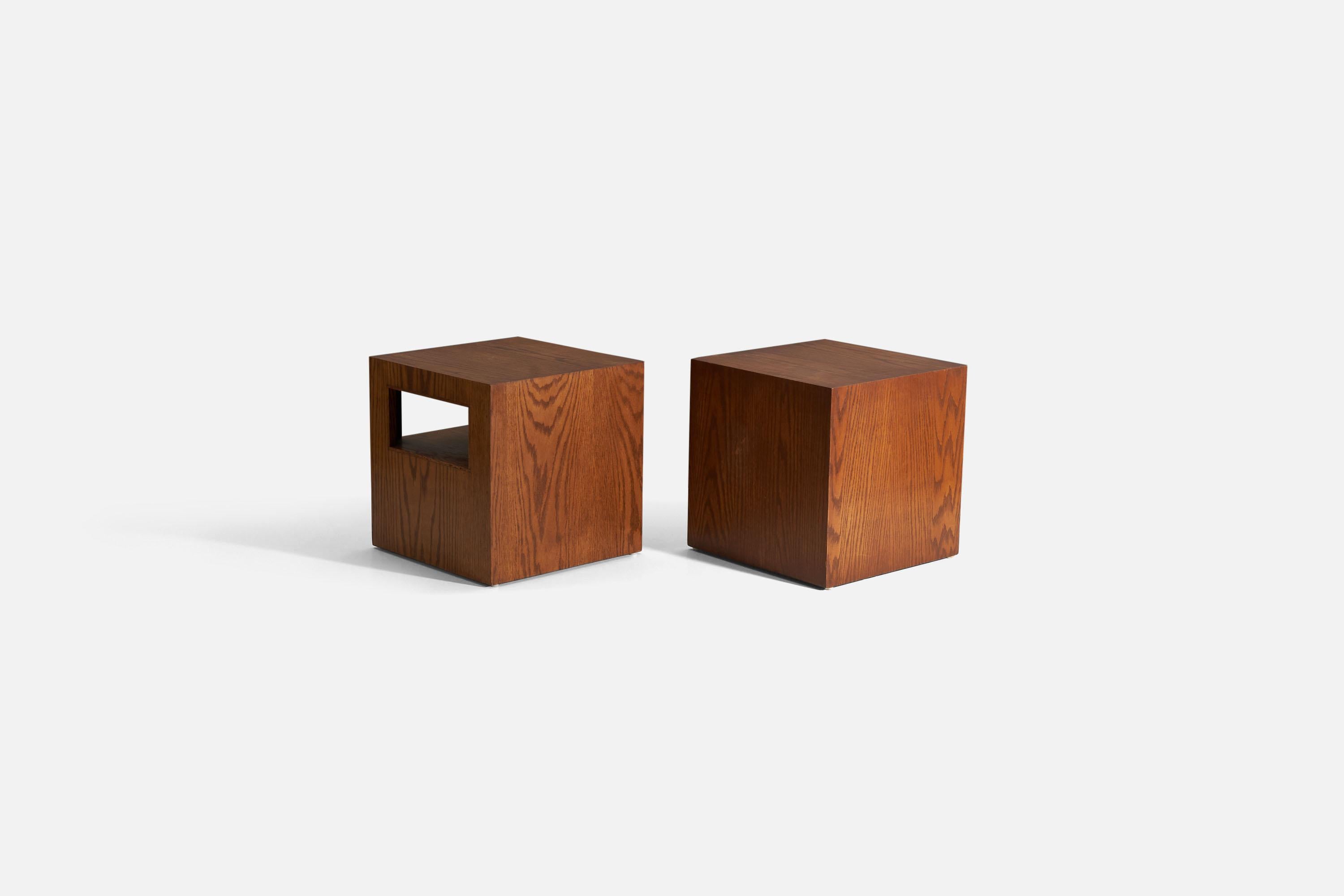 Mid-Century Modern American Designer, Pair of Stools or Side Tables, Pine Plywood, USA, 1970s
