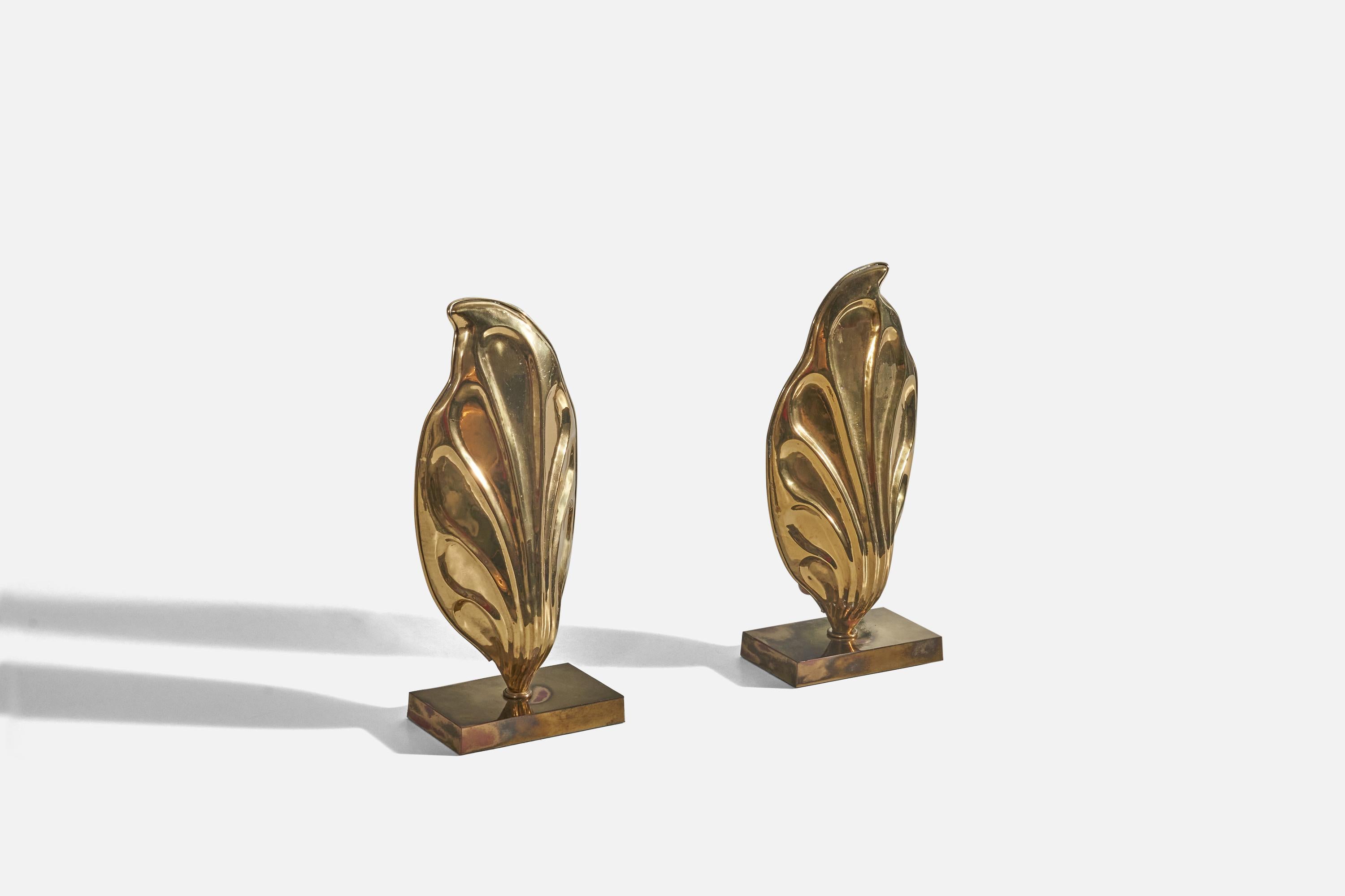 Mid-Century Modern American Designer, Pair of Table Lamps, Brass, United States, 1970s For Sale