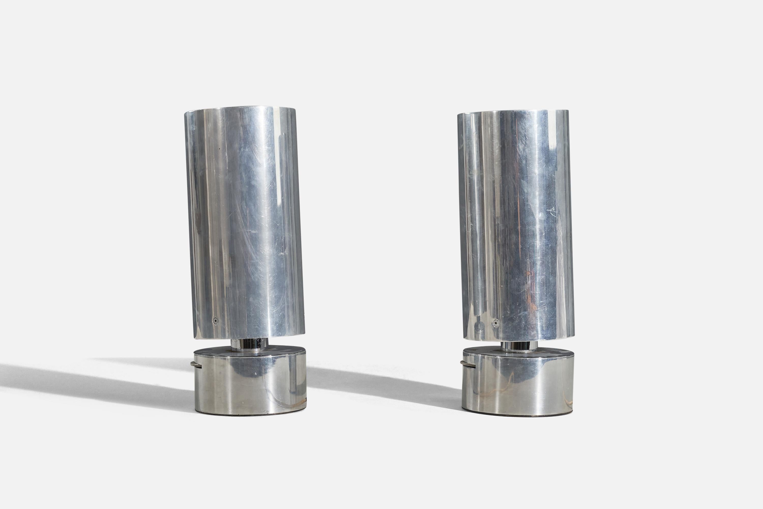 Mid-Century Modern British Designer, Pair of Table Lamps, Metal, Great Britain, 1970s For Sale